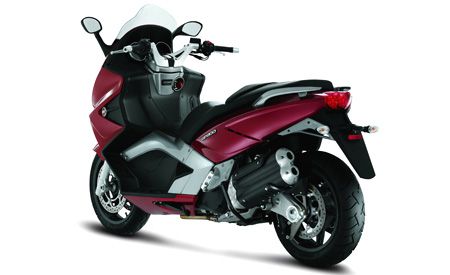 Springe Folde at ringe 2008 Gilera GP800 First Ride Review- Gilera GP800 Scooter Review- Photos |  Cycle World