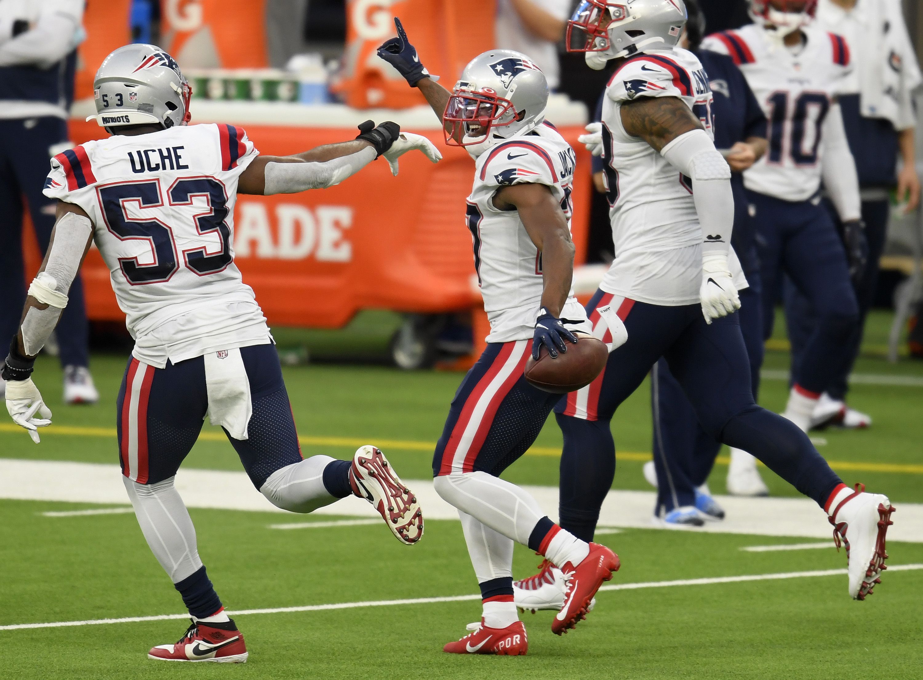 Patriots notebook: Bill Belichick defends Jonathan Jones' hit on