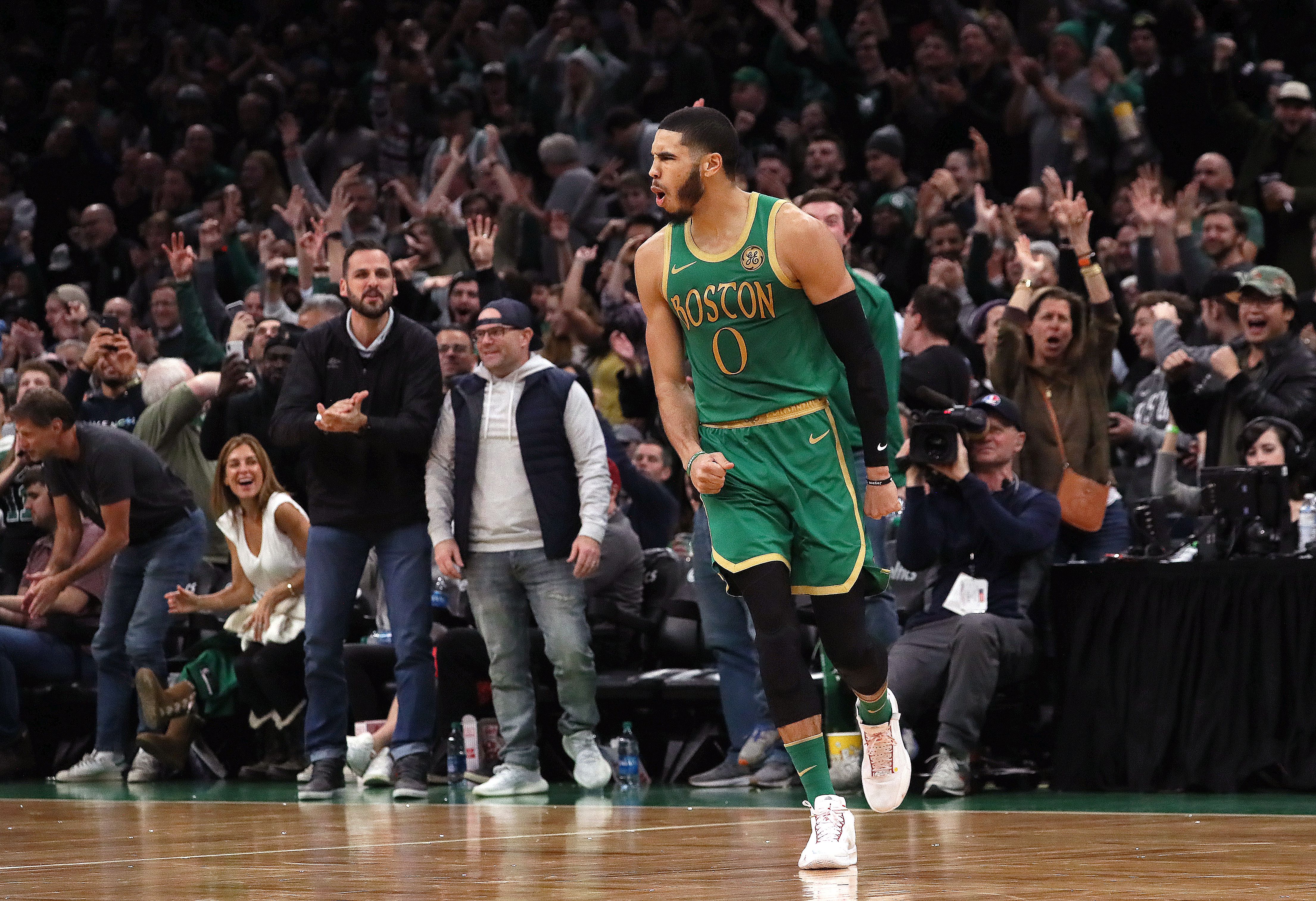 NBA Jersey Sales Rankings: LeBron, Giannis Chasing Steph Curry