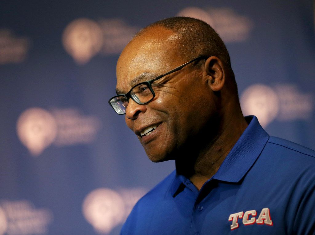 Hall of Famer Mike Singletary almost gave up coaching — then, two