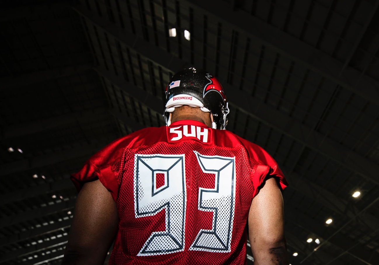 Buccaneers add Ndamukong Suh to replace Gerald McCoy