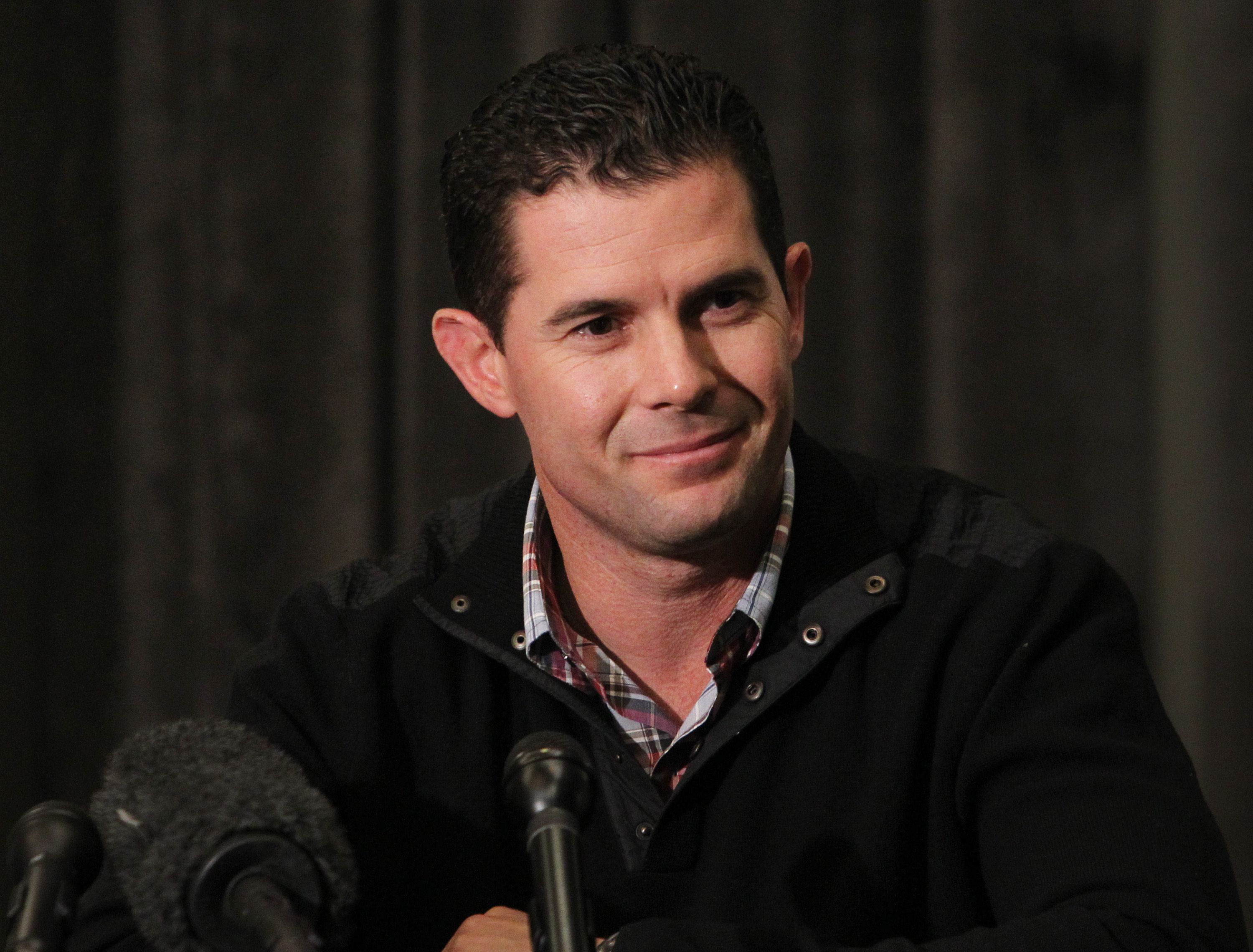 Rangers add infielder as Michael Young welcomes new son to family
