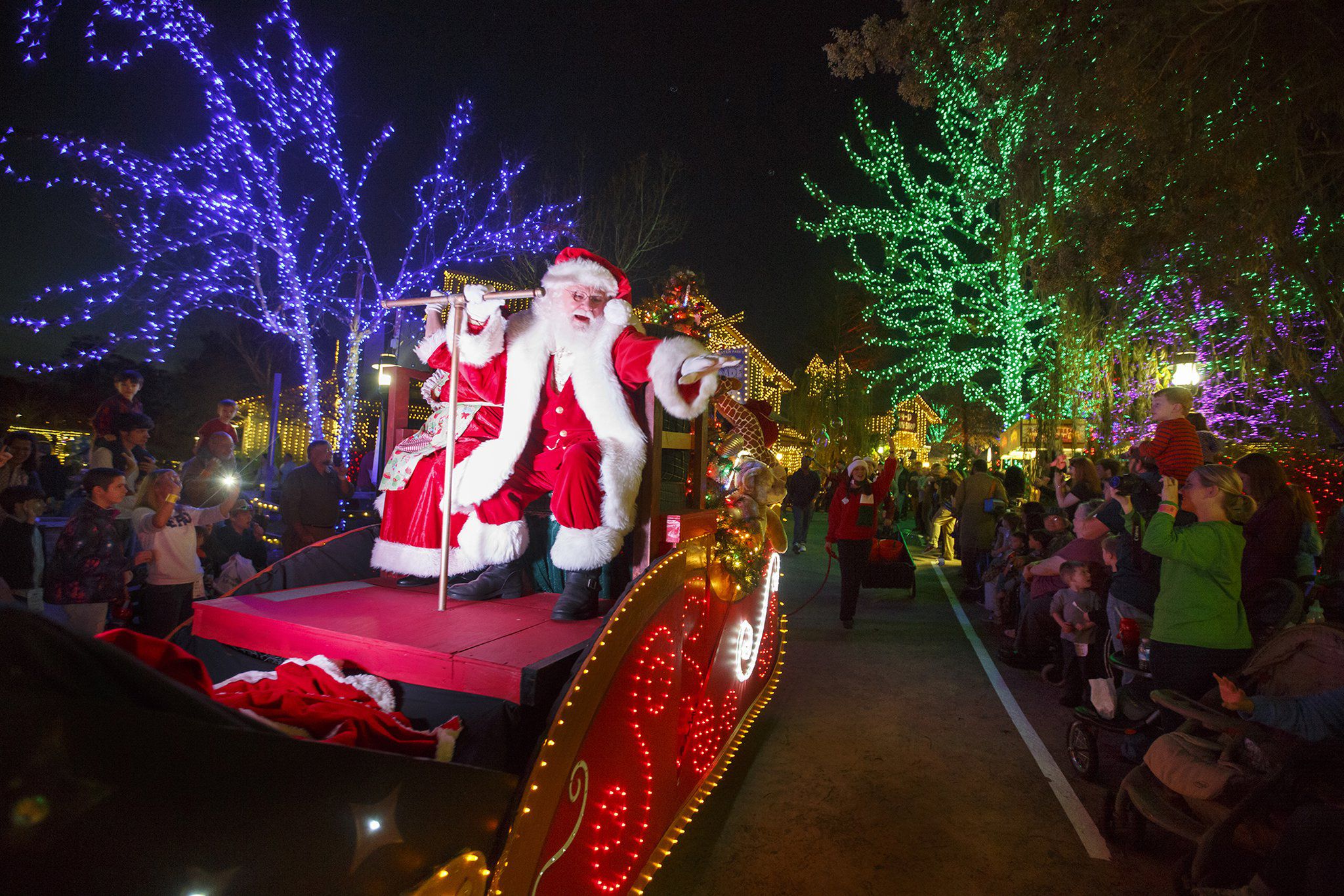 How Long Is Atlanta Christmas Parade 2022 Sandy Springs Spotlights Its Holiday Parade With A Twist This Year