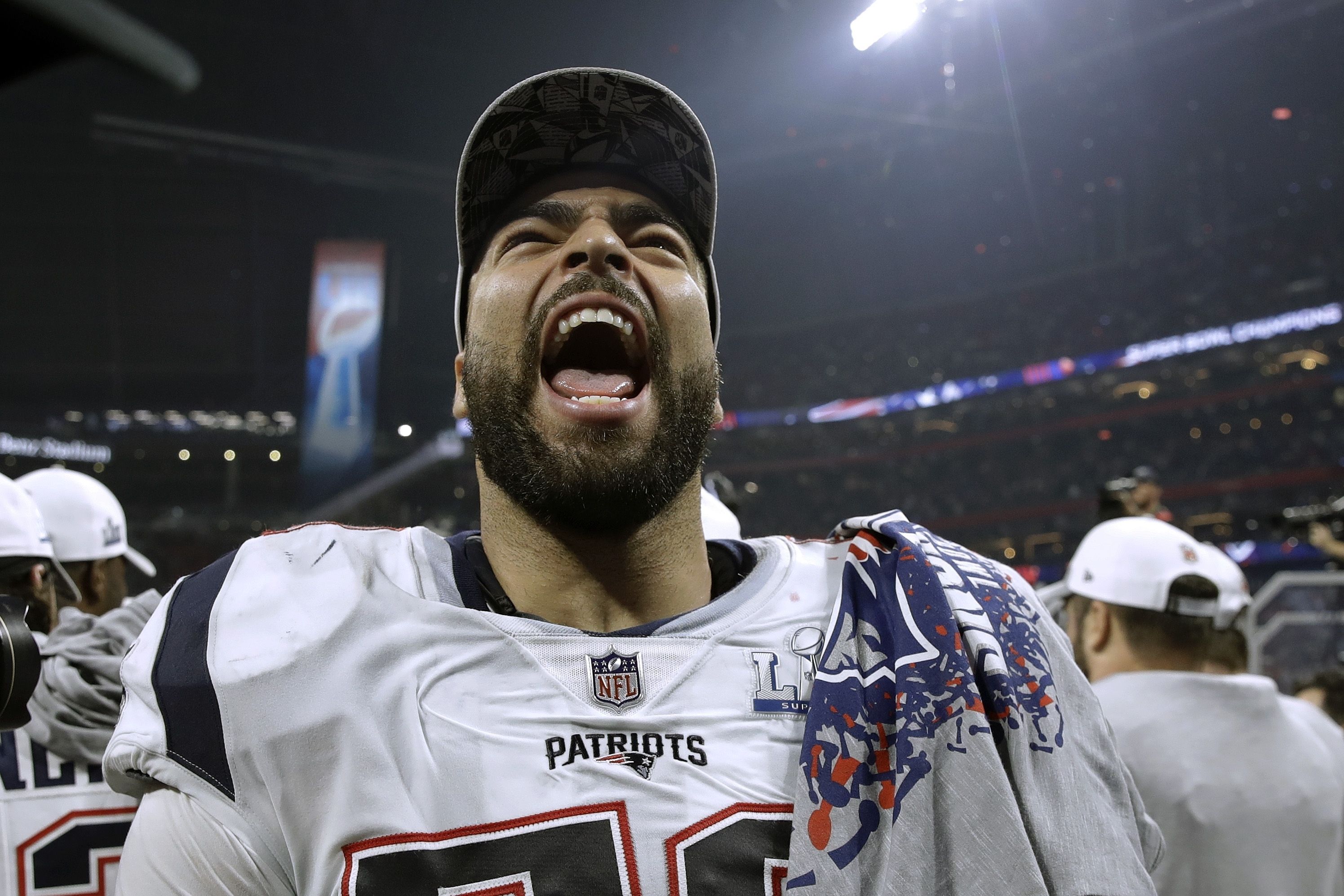 Van Noy back where he feels he belongs with Pats, Local Sports