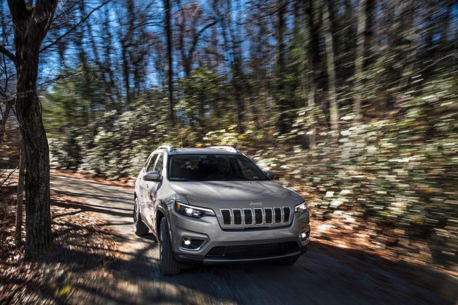 Jeep-Cherokee-2019-Limited-10-1-900x600.jpg