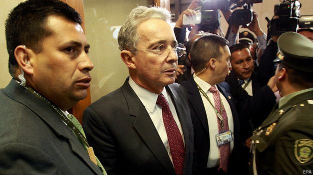 141005012237_sp_alvaro_uribe_624x351_epa.jpg