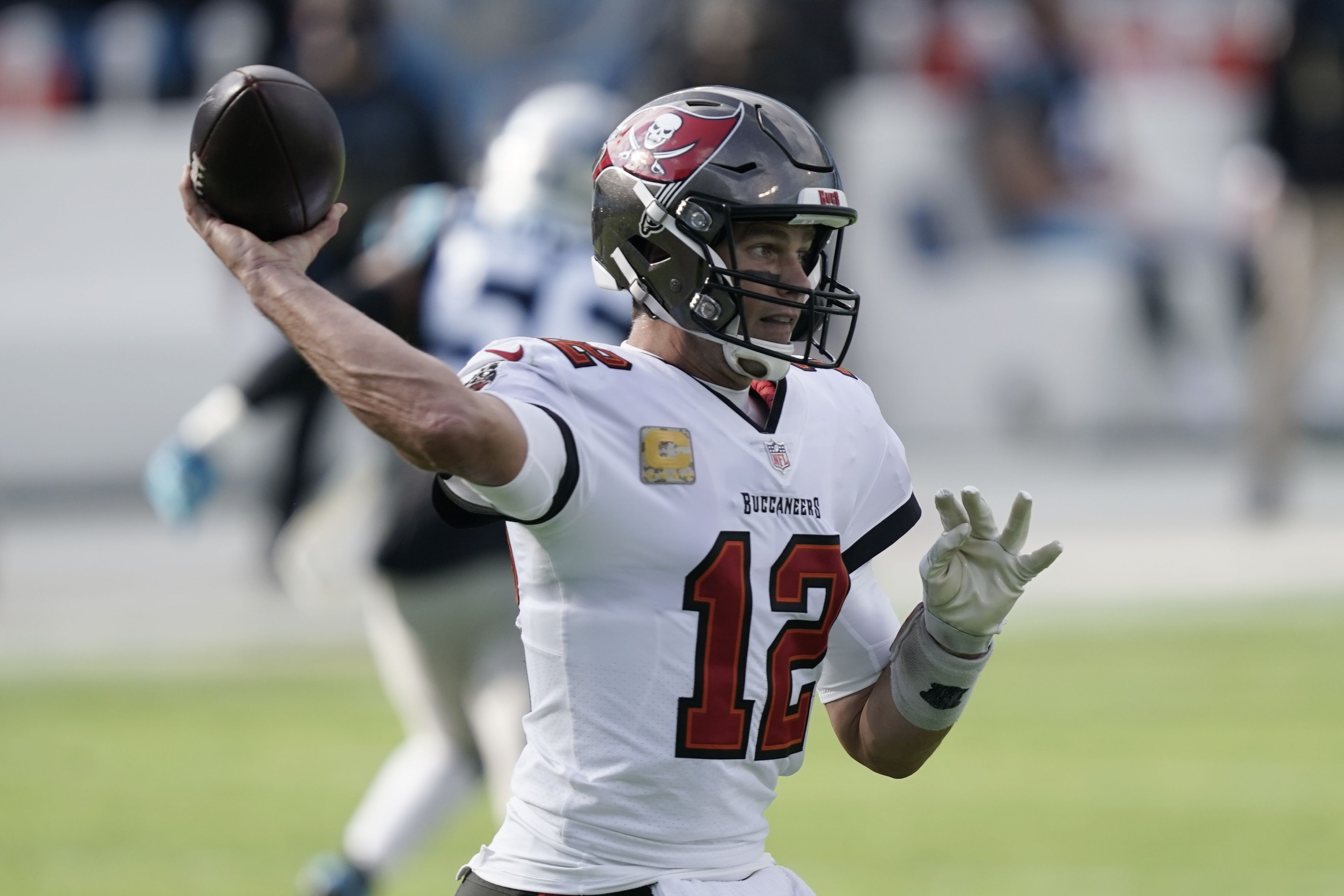 Tampa Bay Buccaneers tight end Cameron Brate breaks loose on TE screen for  15 yards