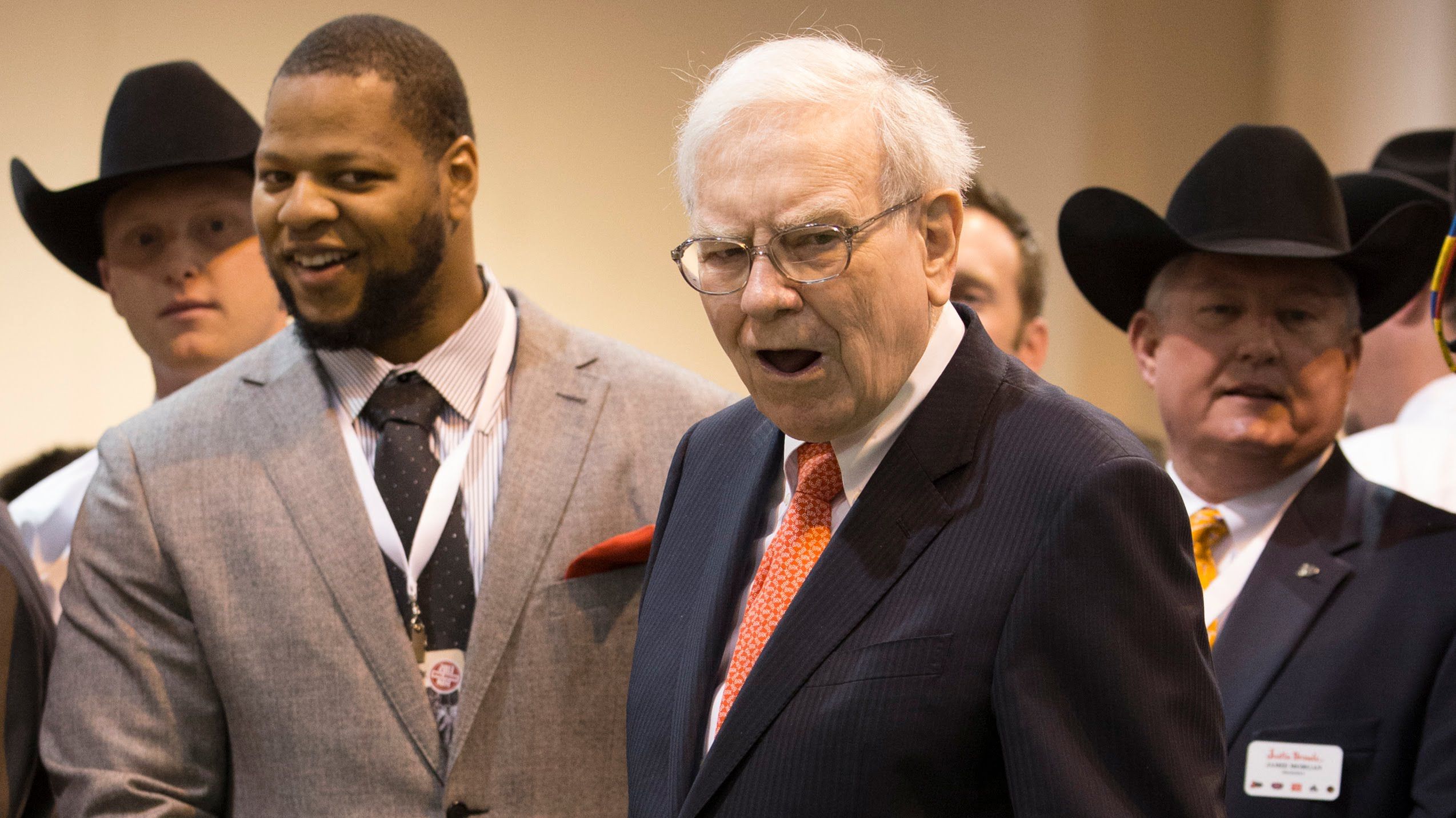 NFL Buccaneers' Ndamukong Suh using Warren Buffett's advice