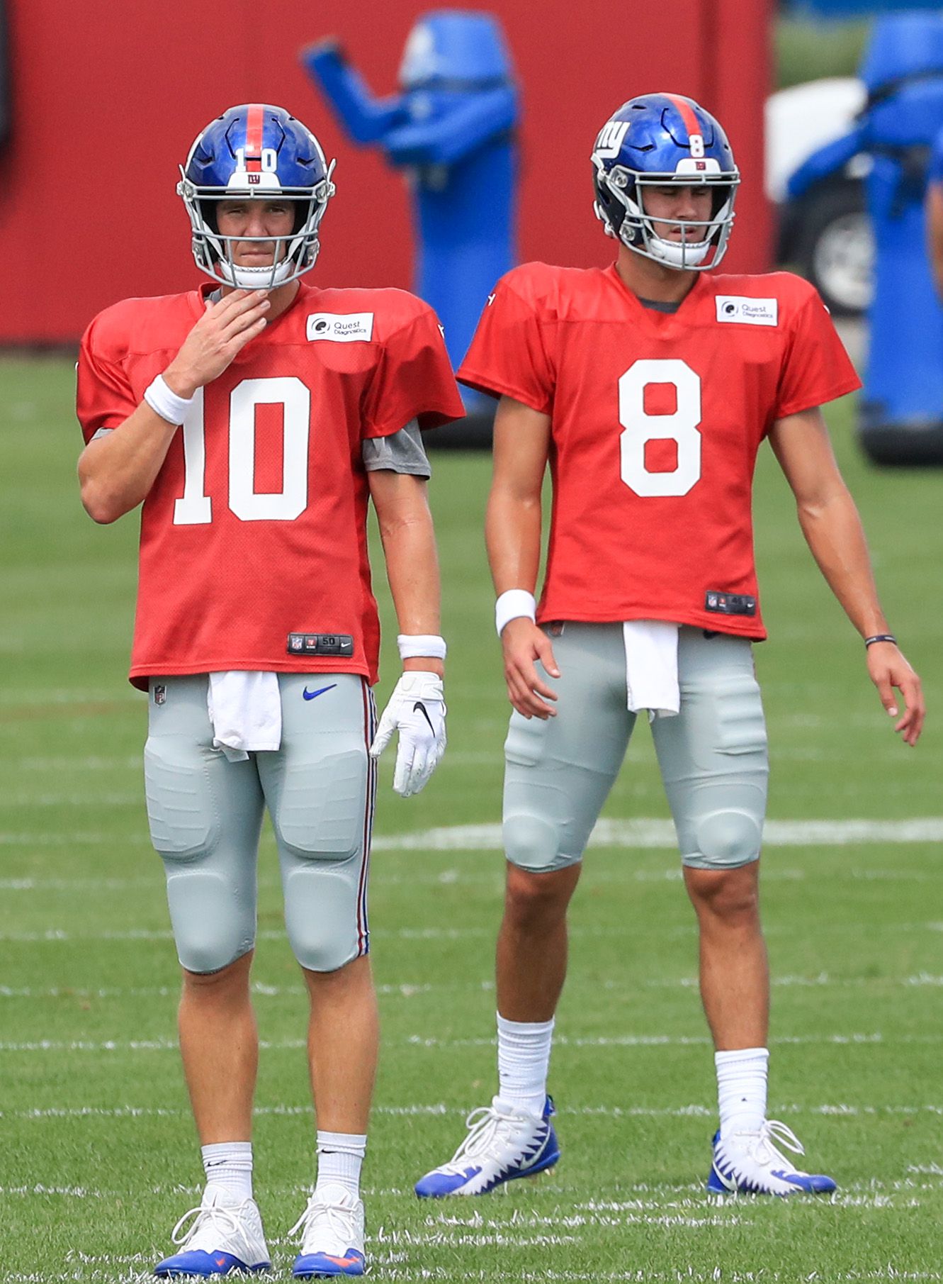 How do Giants upset Cowboys? Daniel Jones is on bench, but other