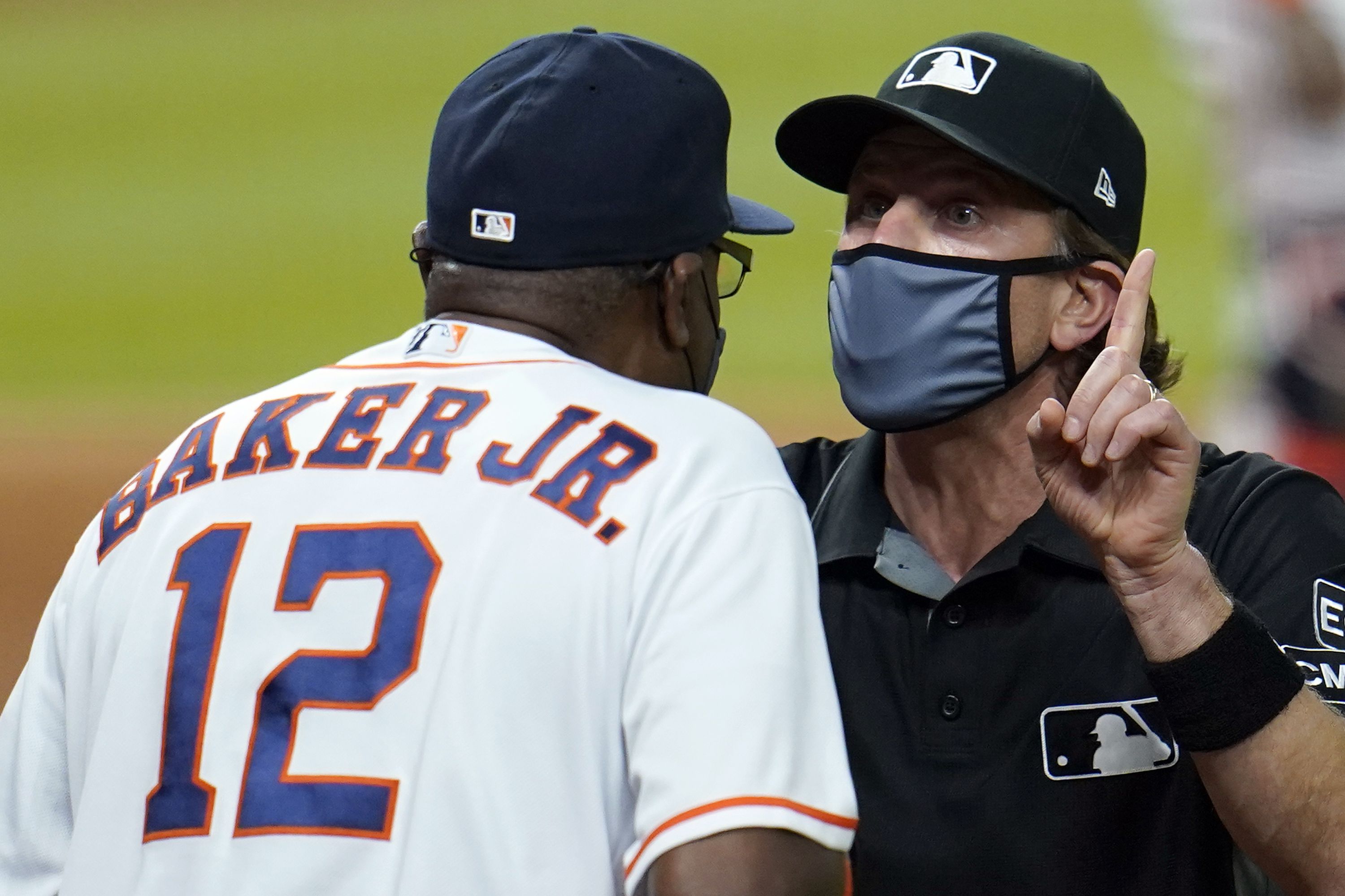 Benches Clear: Joe Kelly Hits Alex Bregman, Carlos Correa