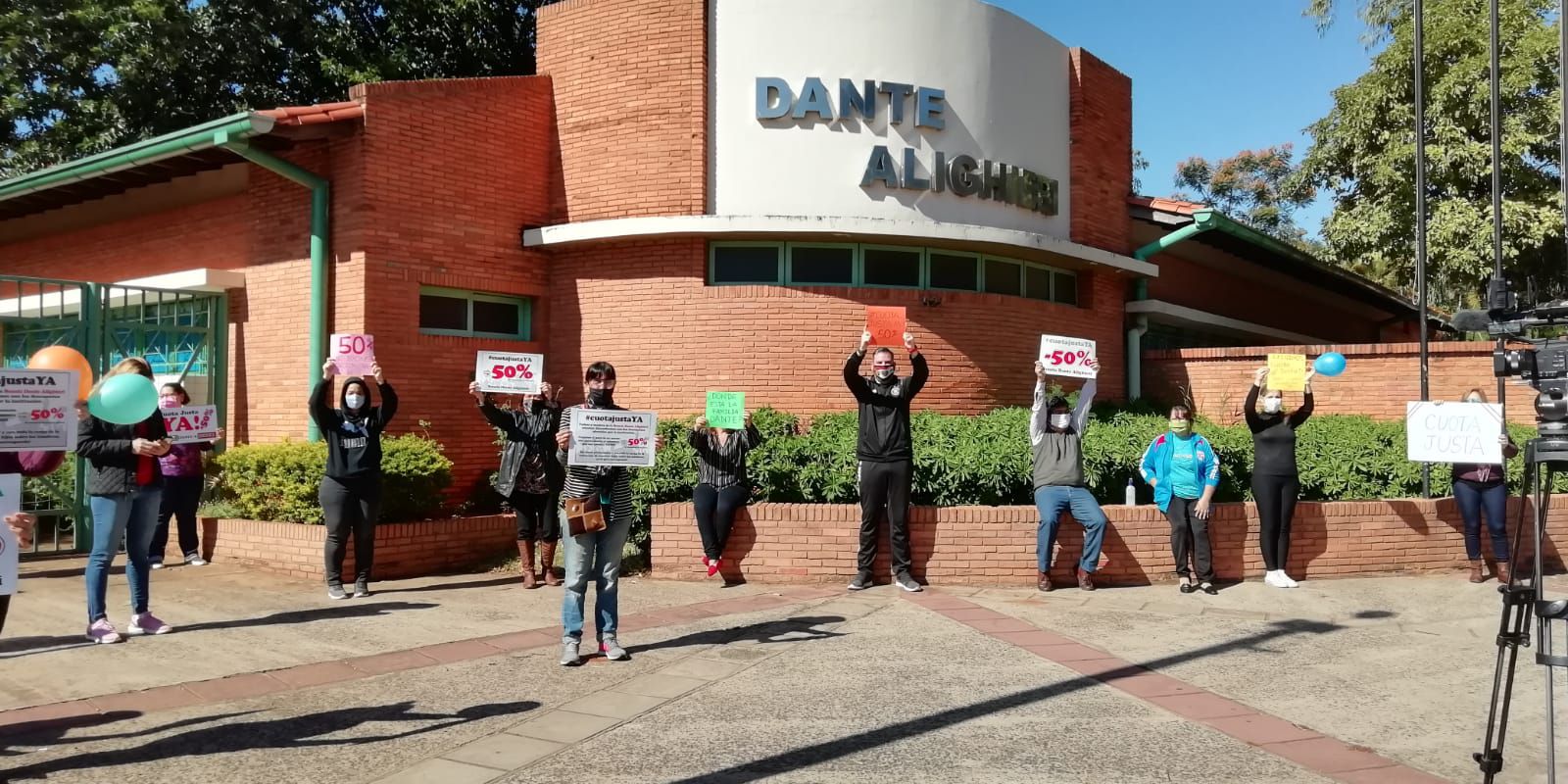 La Naci n Padres piden que colegio analice reconsideraci n en