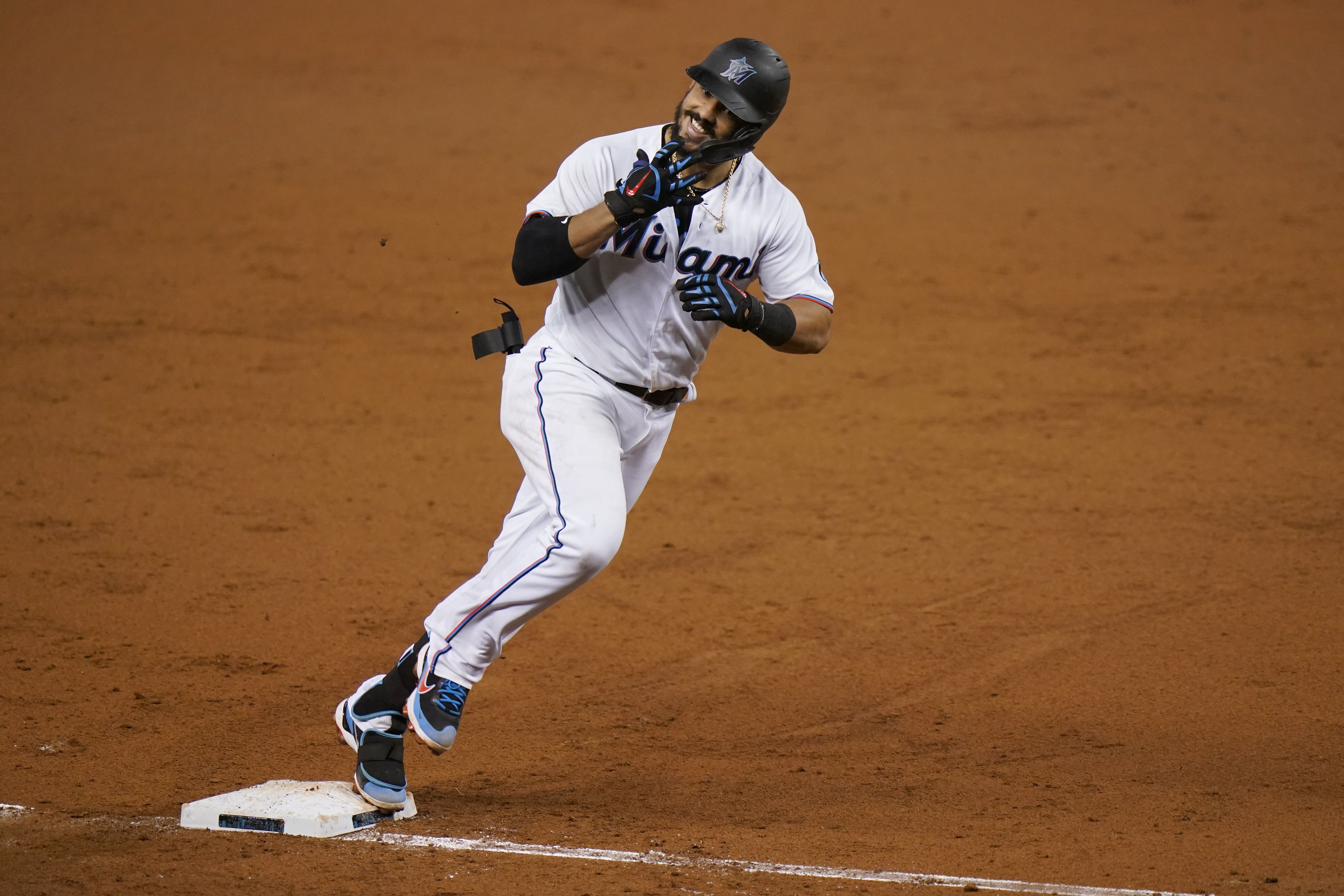 Jorge Alfaro homers twice, Marlins beat Red Sox 8-4