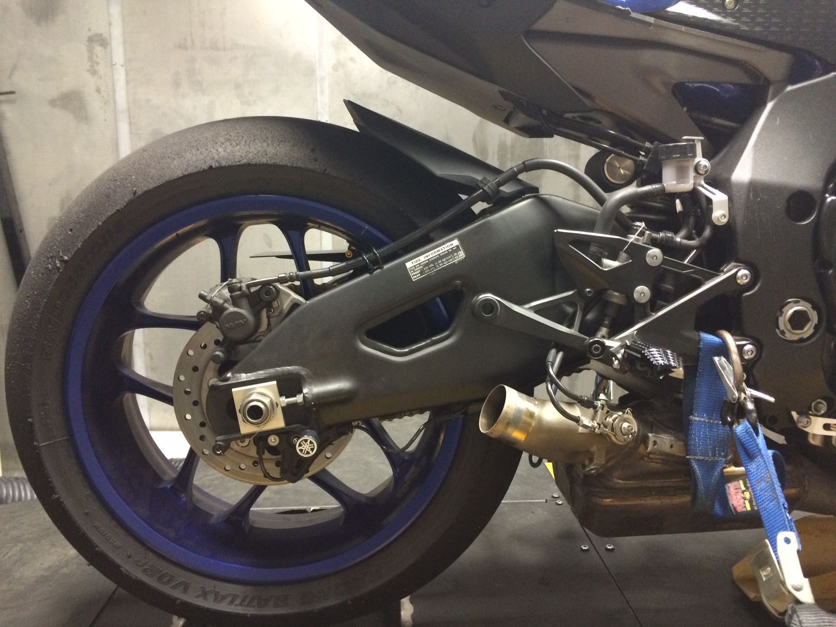 NICECNC Performance Exhaust Mid Pipe & Painted Carbon Fiber Tail Muffler for R1 R1M R1S YZF-R1 2015 2016 2017 