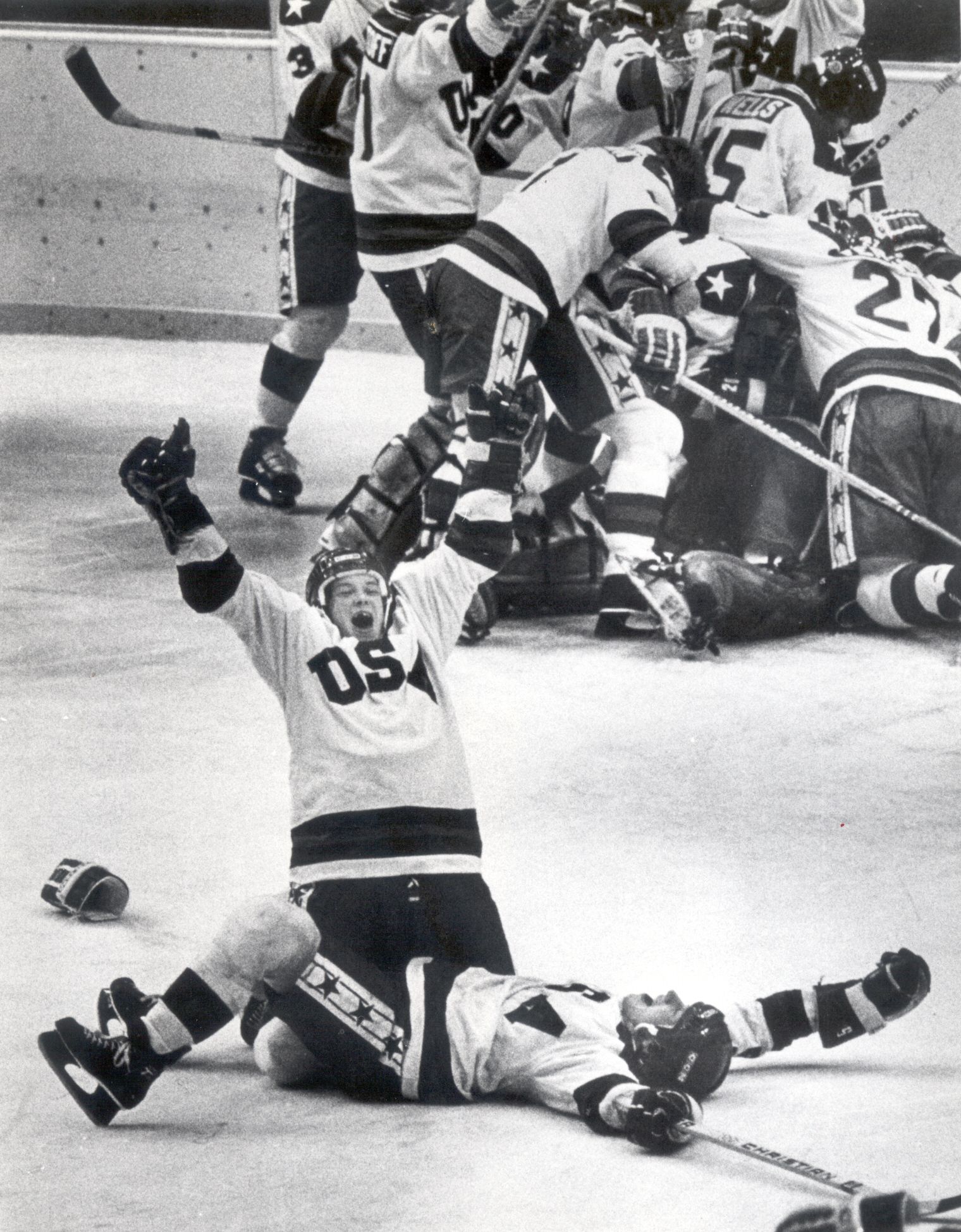 Revisiting the Miracle on Ice 40 years later with Al Michaels - The Boston  Globe