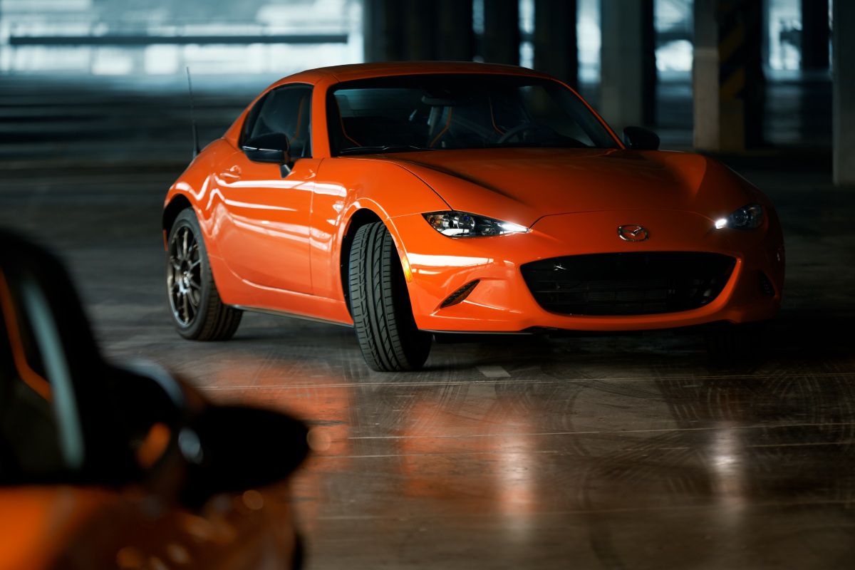 2019_MX-5_ROADSTER_SOFTTOP_RF_19CY_30th_SV_US_LHD_C12_EXT_FQ