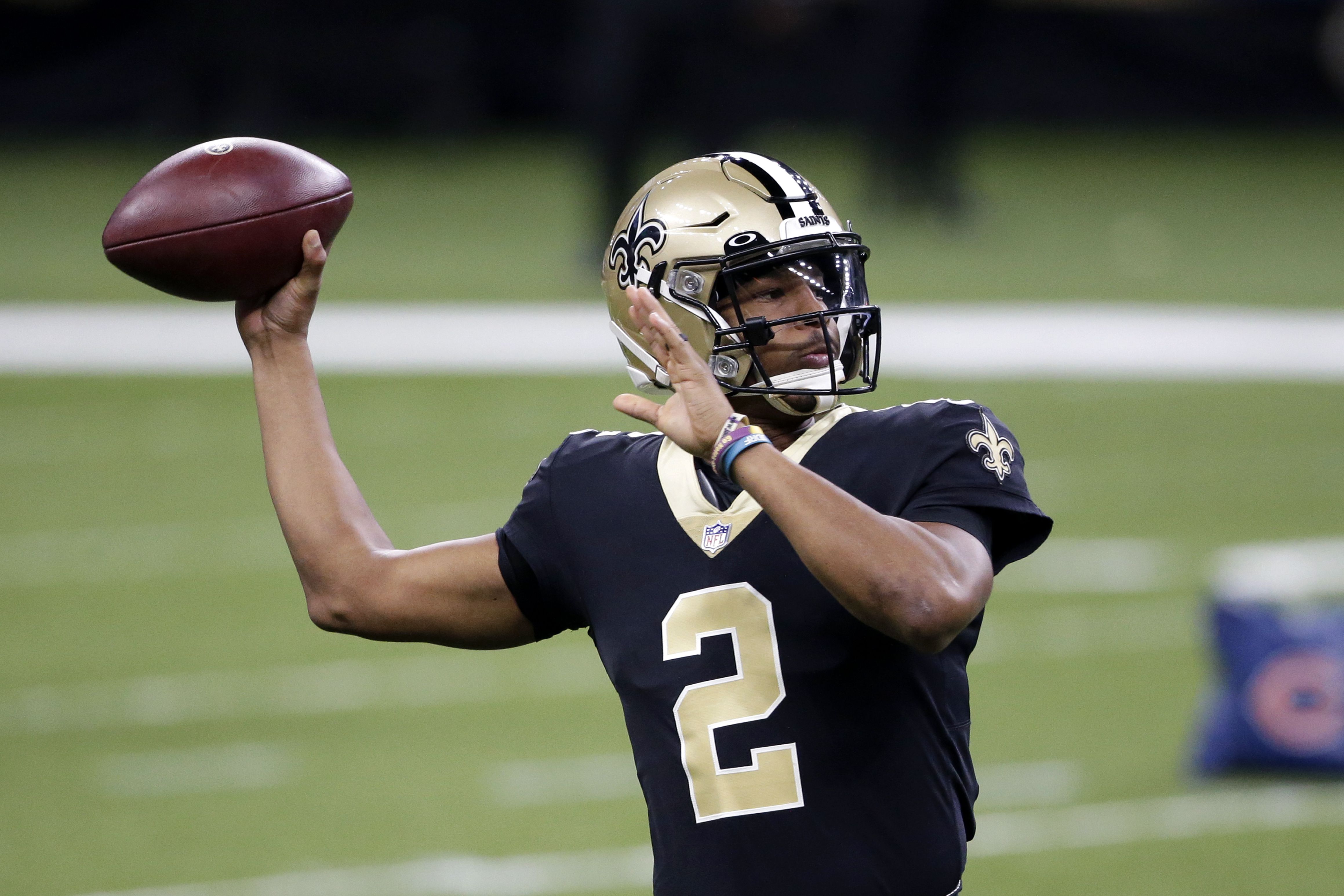 Saints' Jameis Winston throws TD pass on a trick play against the