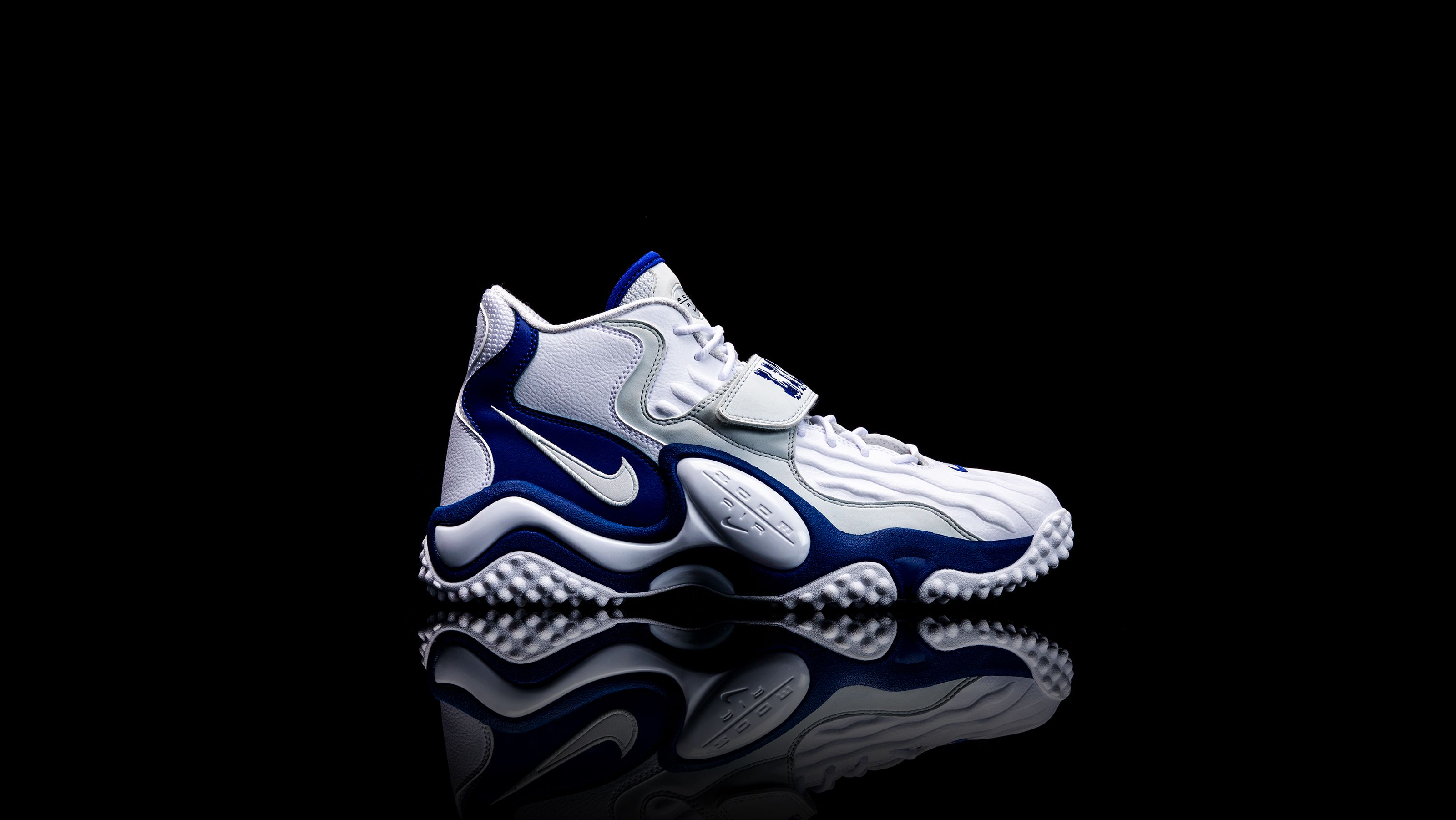 Barry Sanders Autographed Nike Limited Edition Detroit Lions Air Zoom Turf  Jet '97 Shoe - Left - Detroit City Sports