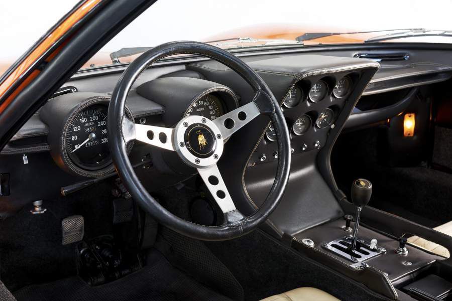 lamborghini-miura-chassis-number-3586-used-during-filming-of-the-italian-job_100700467_h-900x600.jpg