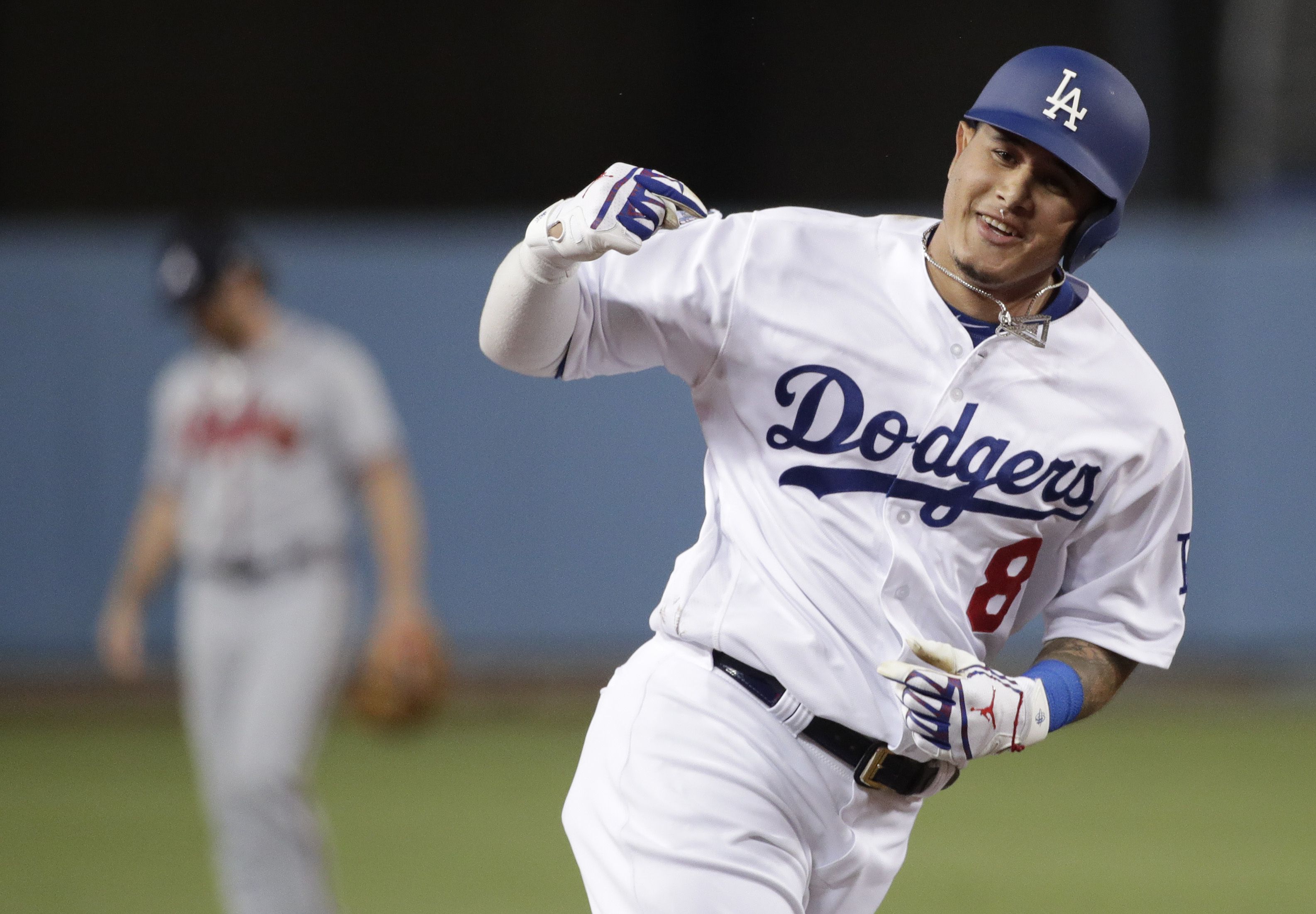 Former Dodger Manny Machado Agrees to $300M, 10-Year Deal With
