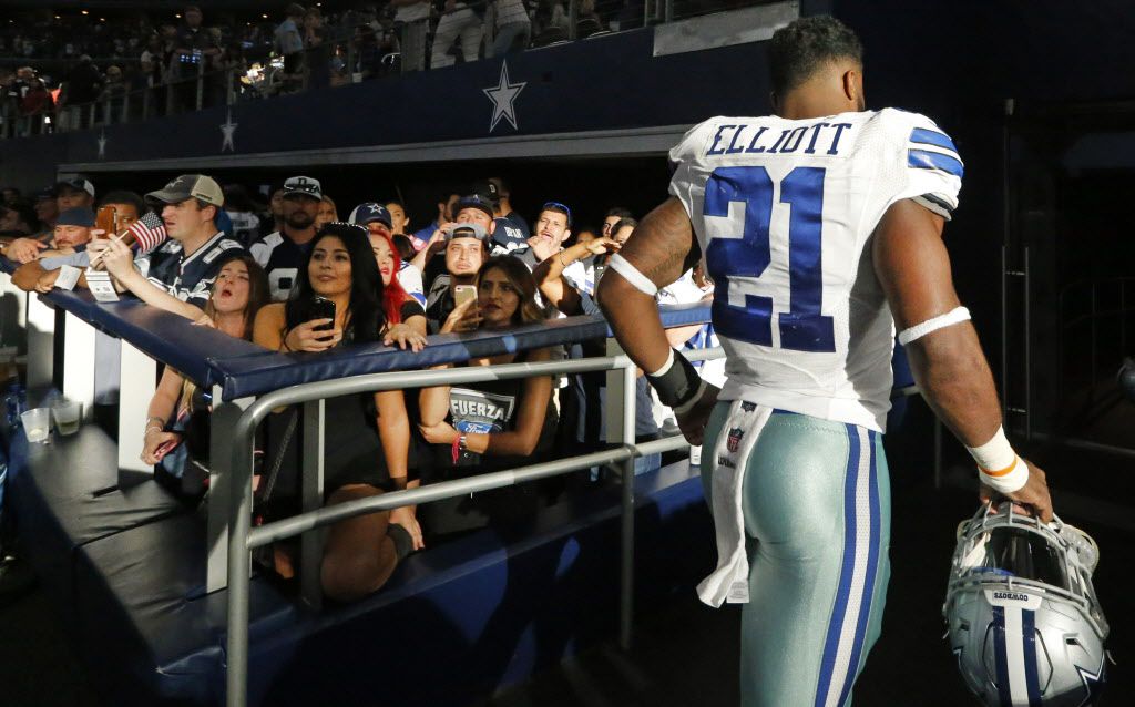 Dez Bryant freaks out after CeeDee Lamb's catch was ruled out of bounds