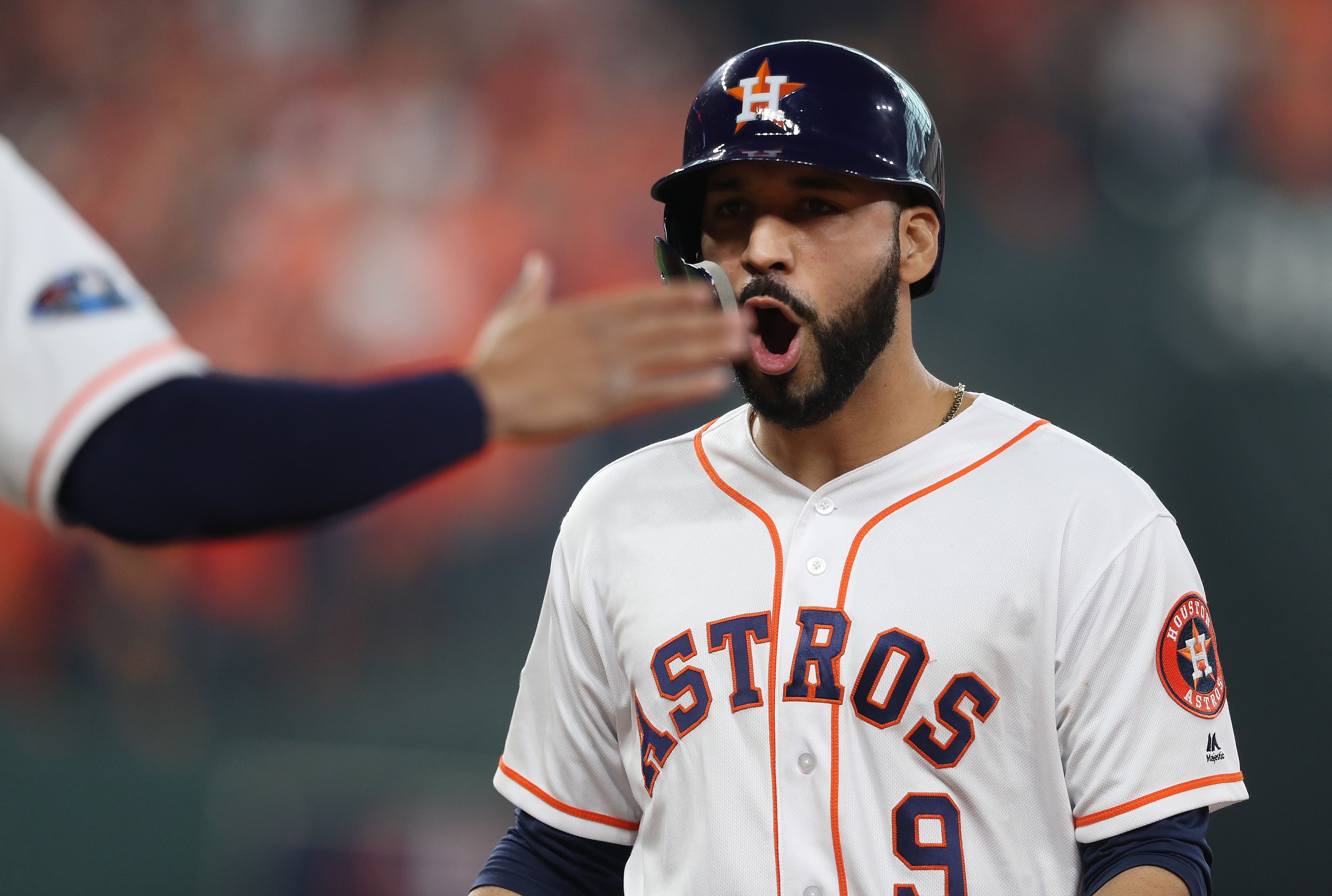 Red Sox reach agreement with Marwin González on one-year, $3