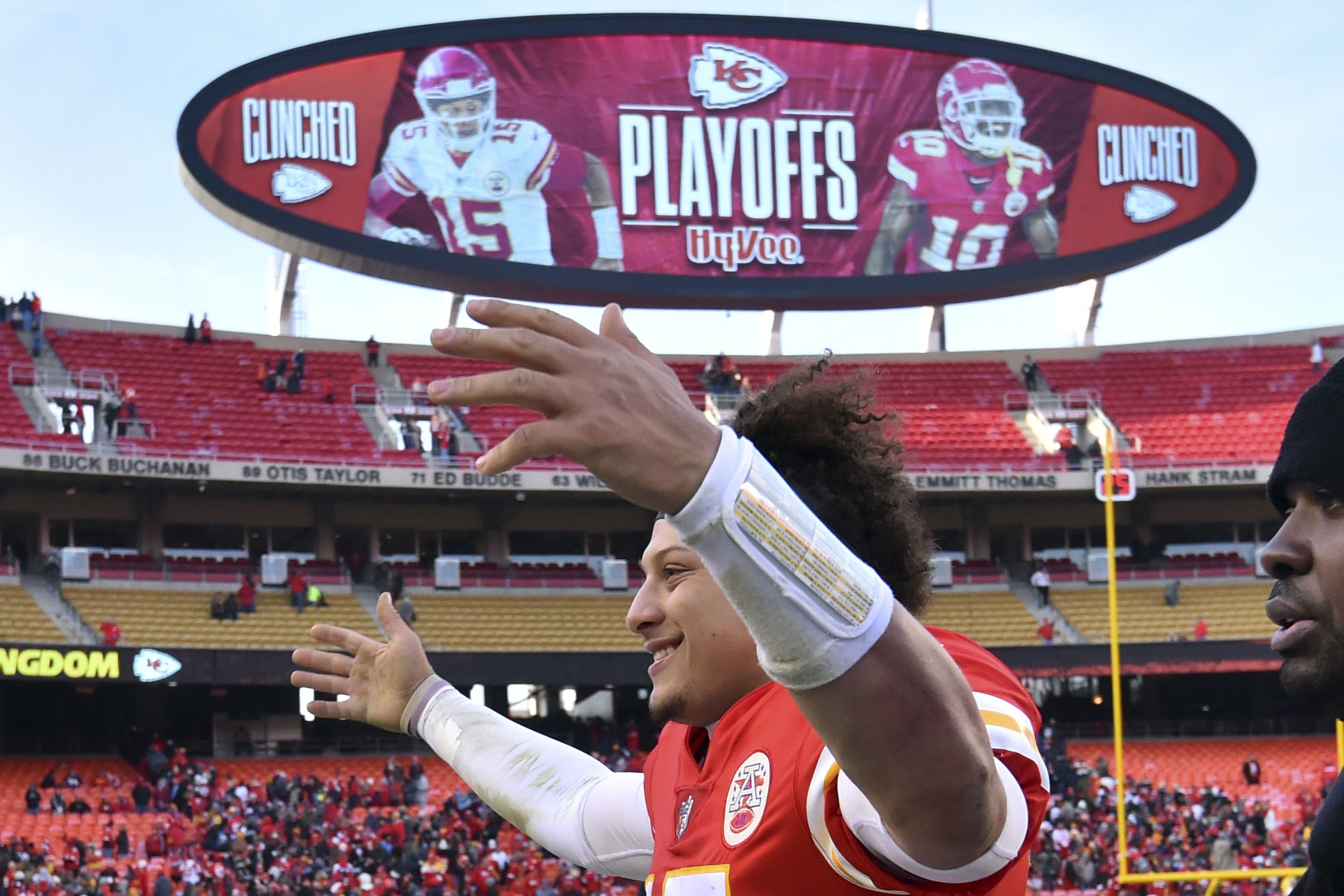 Patrick Mahomes, Butker lift Chiefs past Chargers in OT