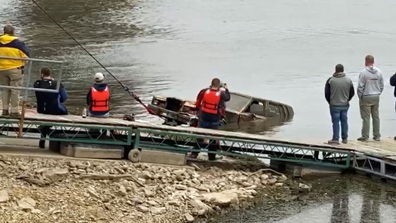 Sunken car pulled from Mississippi River three years after discovery