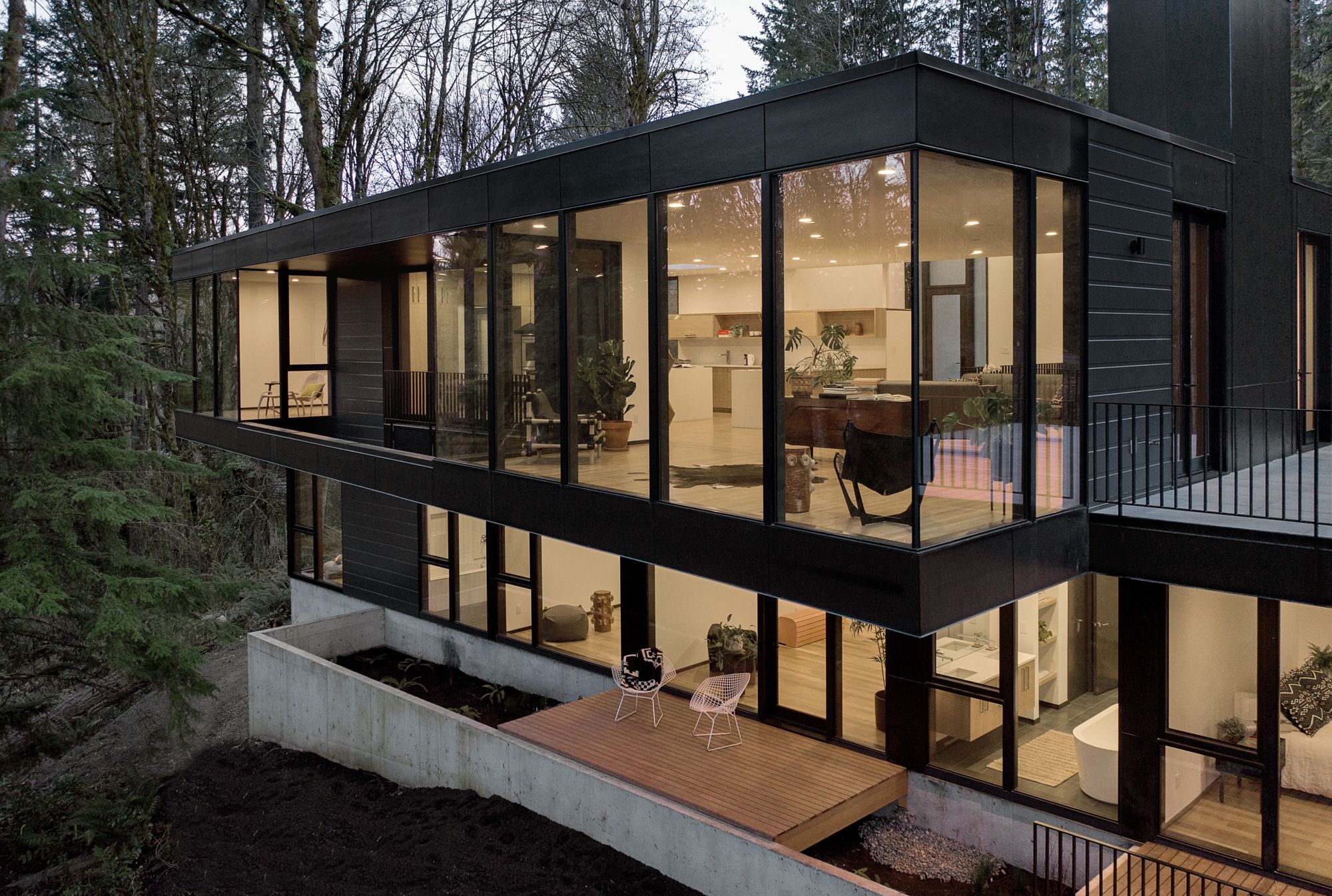 Oregon: This black-and-glass home is the perfect contemporary forest  retreat