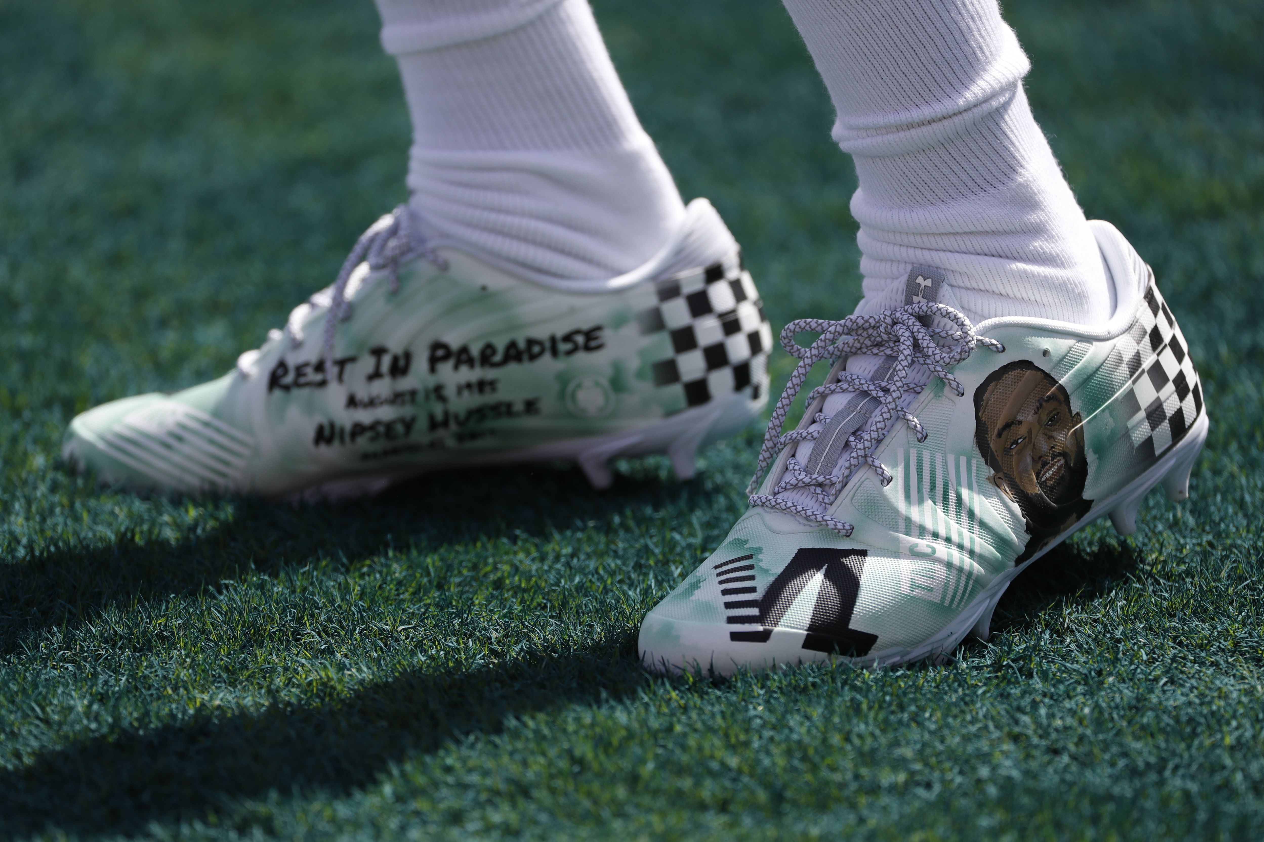 DeSean Jackson Cops Sick Skull-And-Crossbone Cleats For 1st Raiders Game