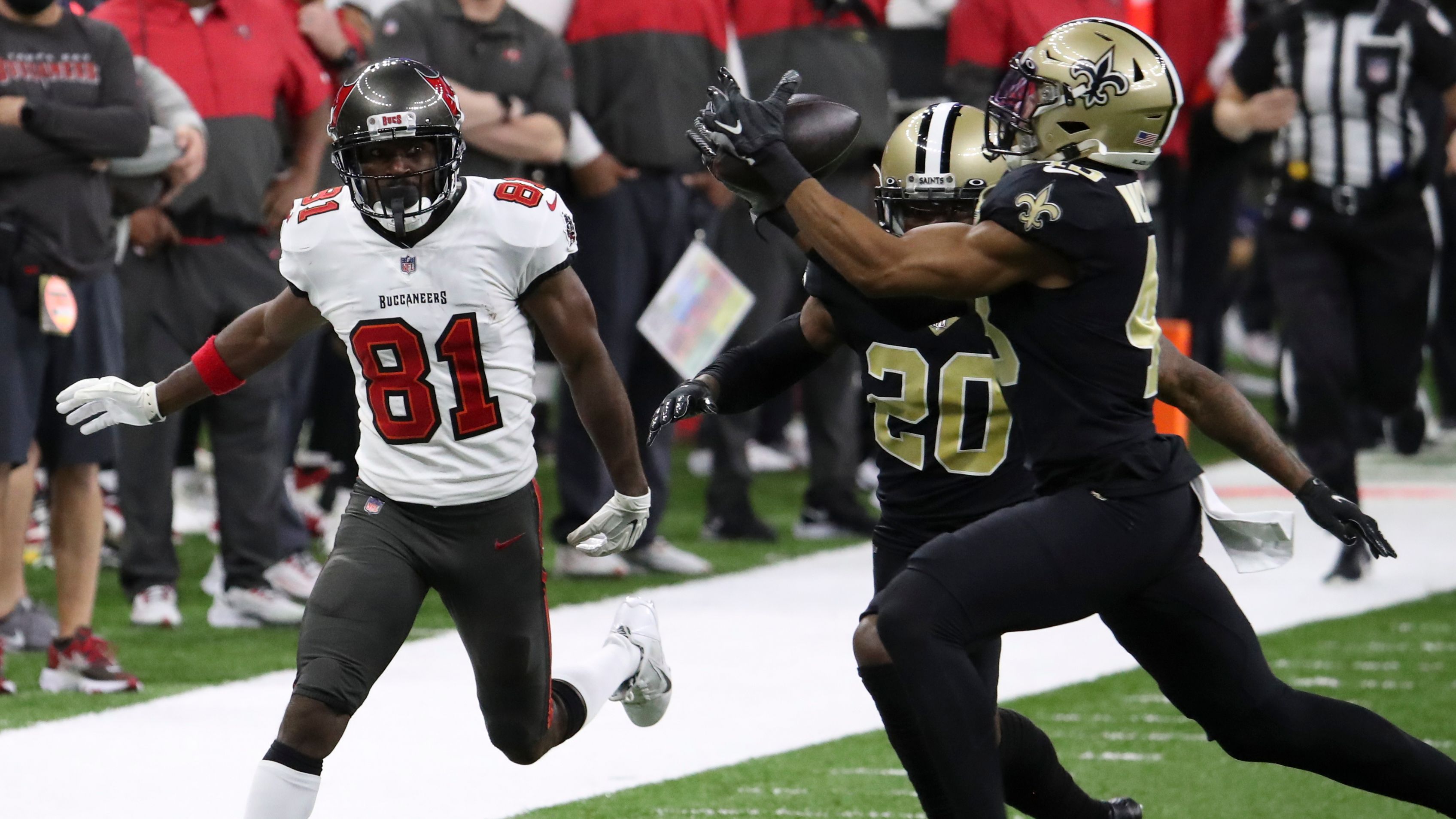 Bucs' Antonio Brown to miss NFC Championship Game with knee injury