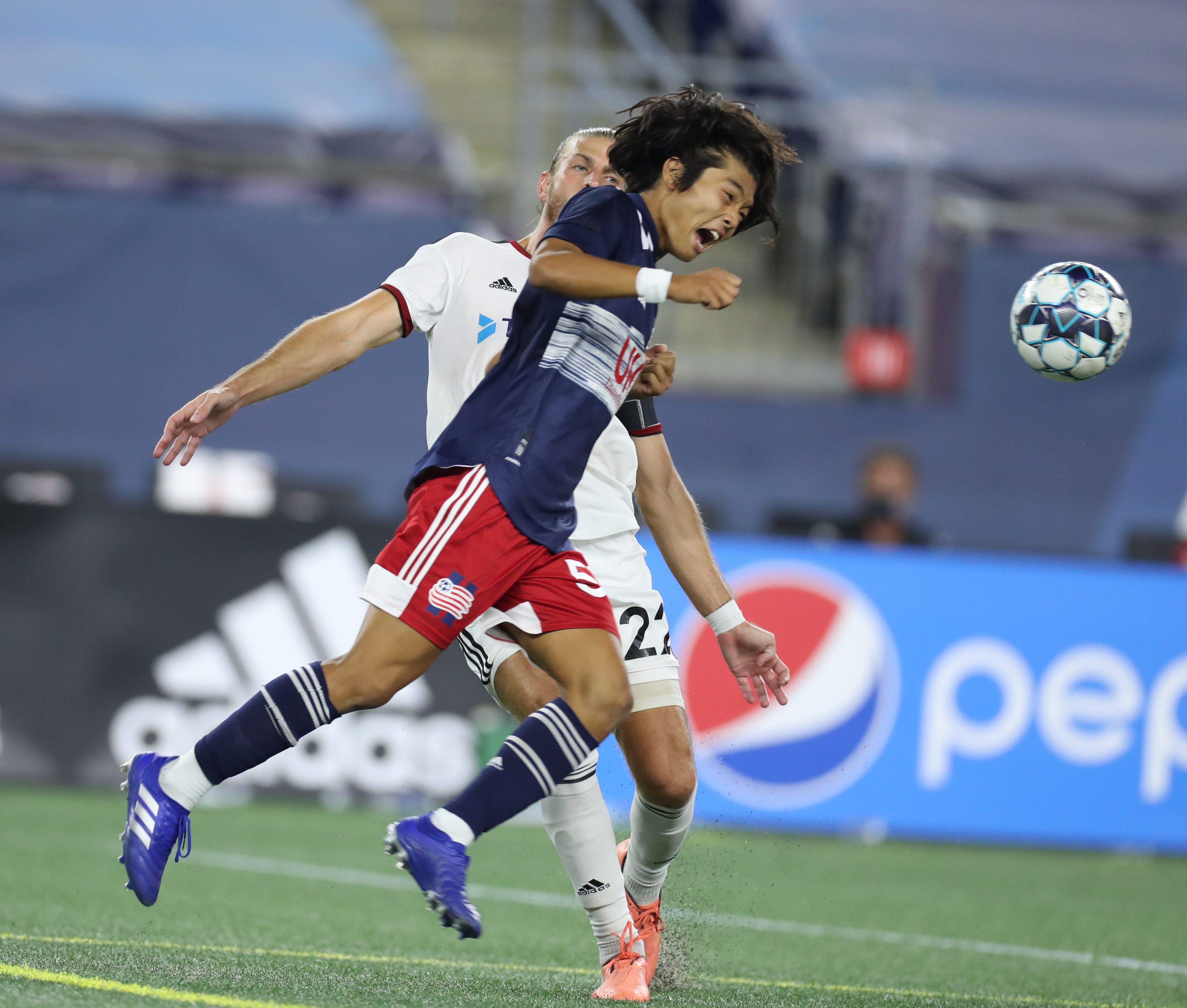 NEW ENGLAND REVOLUTION 2014 AUTOGRAPHED ADIDAS THIRD MLS SOCCER