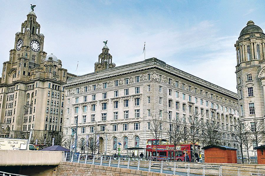 Imagen-Royal-Liver-Building-a-las-orillas-d-40939040.jpg