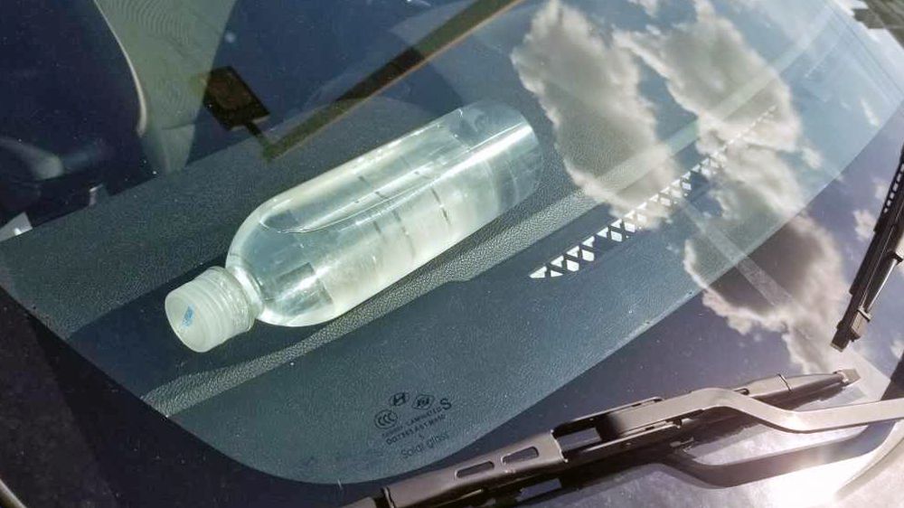 Firefighters warn leaving bottled water in your car could start a fire