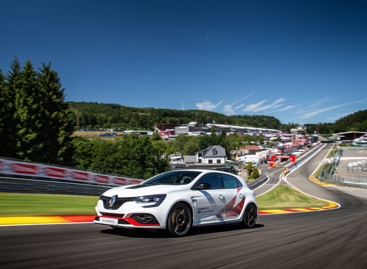 21230997_2019_-_New_Renault_M_GANE_R_S_TROPHY-R