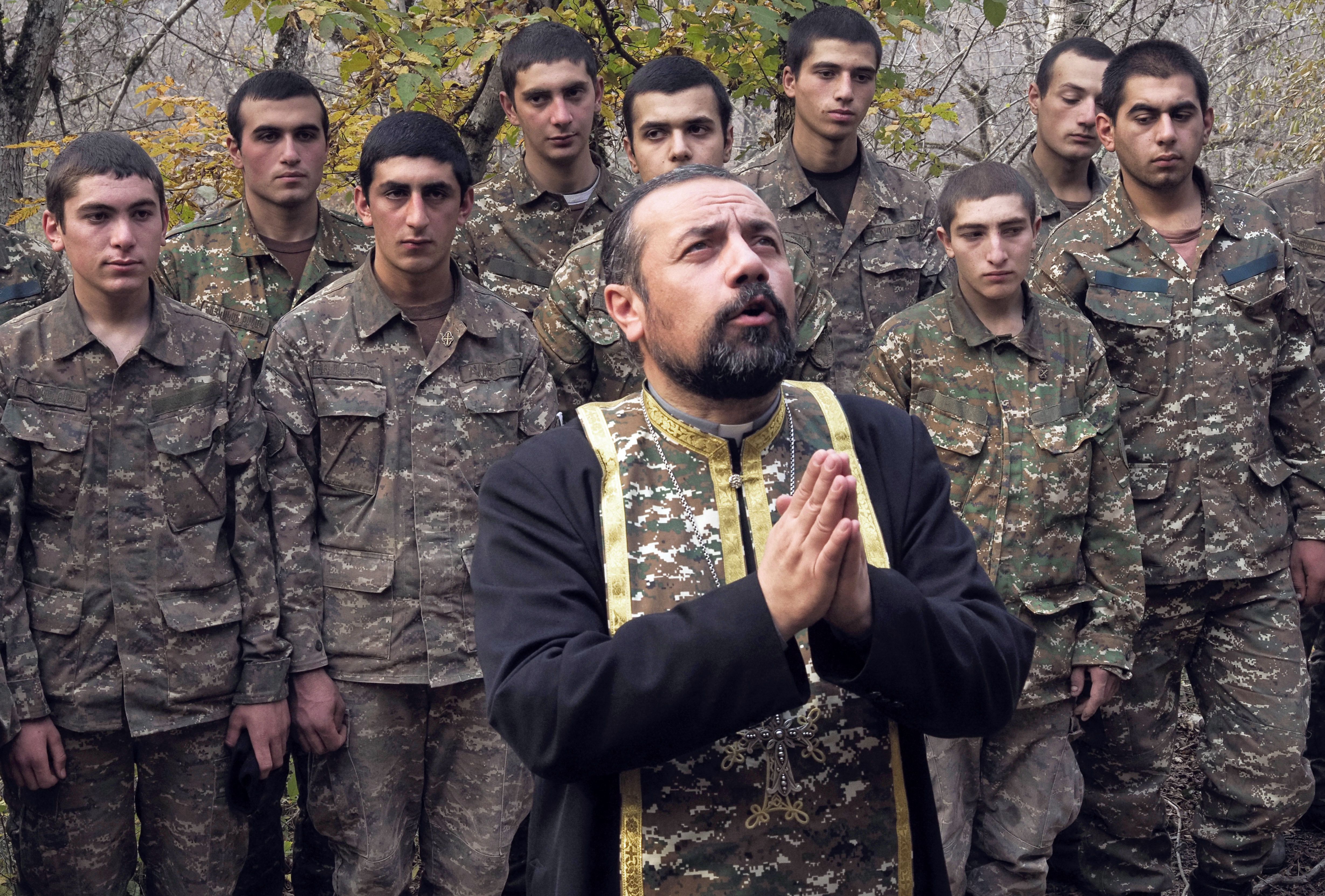 Armenian recruits baptized before heading into war