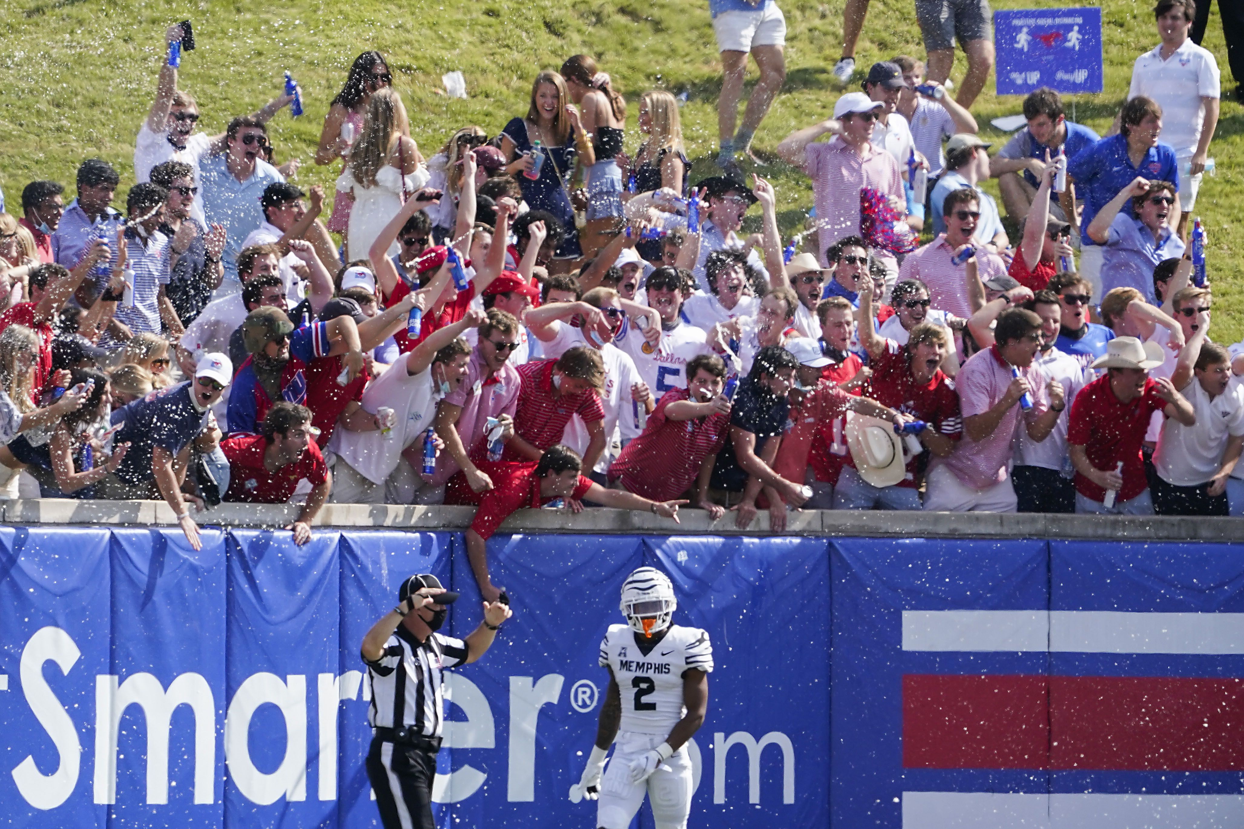 Police Kick Out Smu Student Section Mid Game After Crowd Didn T Adhere To Mask Wearing Social Distancing Protocols