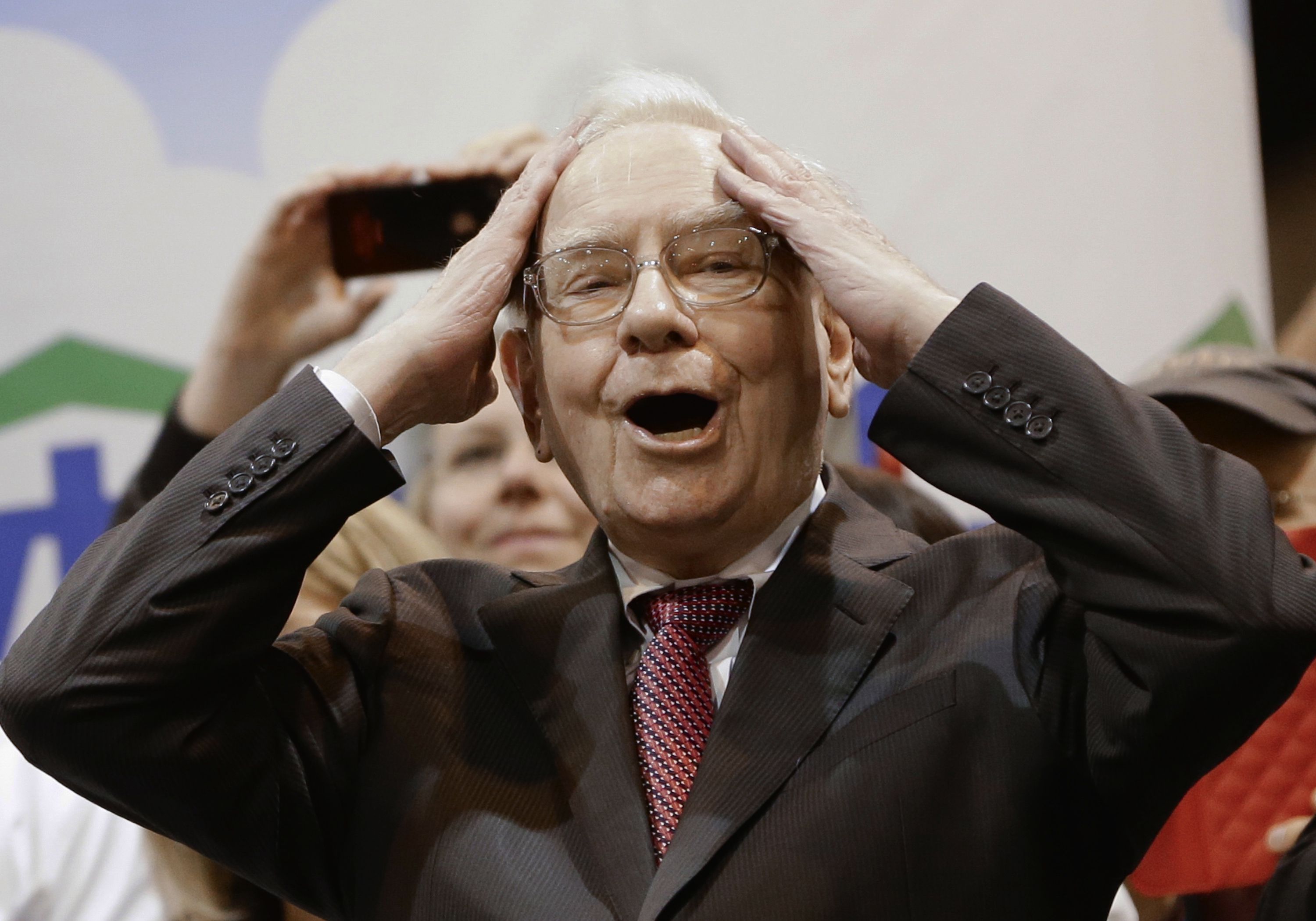 Warren Buffett Bet Billions On The Big Four Airlines And So Far