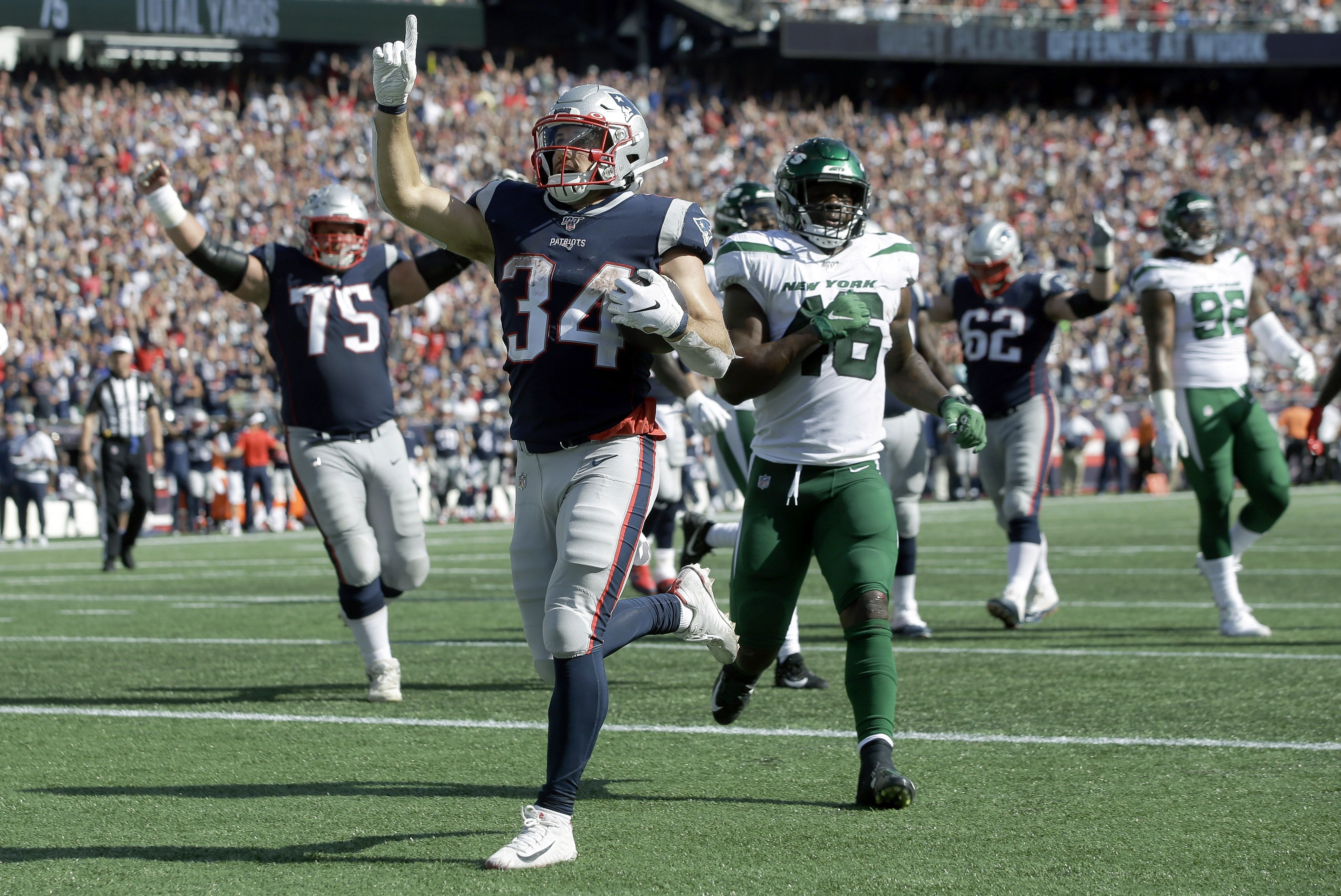 Antonio Brown scores touchdown, catches four passes in New England Patriots  debut 