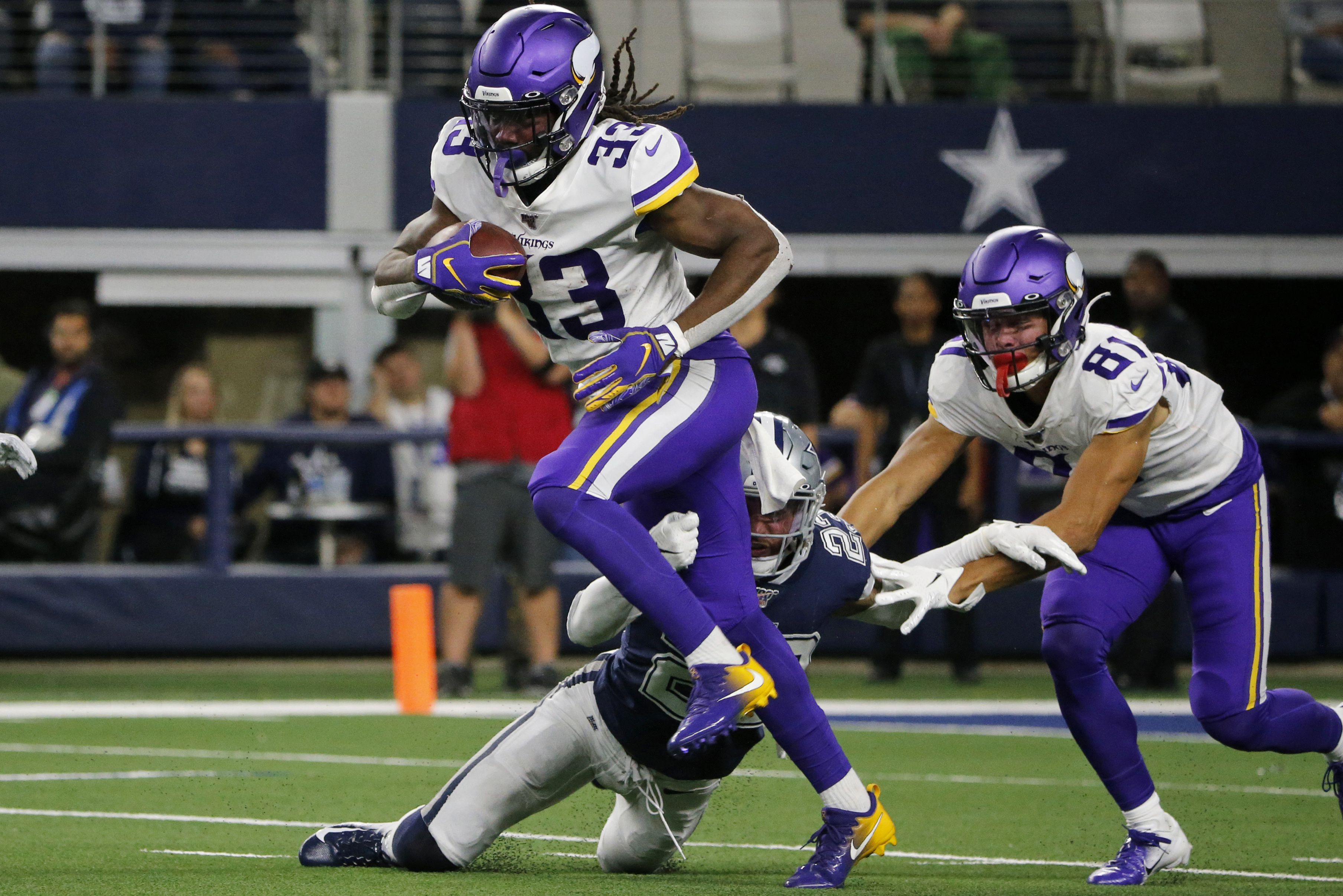 Cook leads Vikings to 28-24 prime-time road win over Cowboys