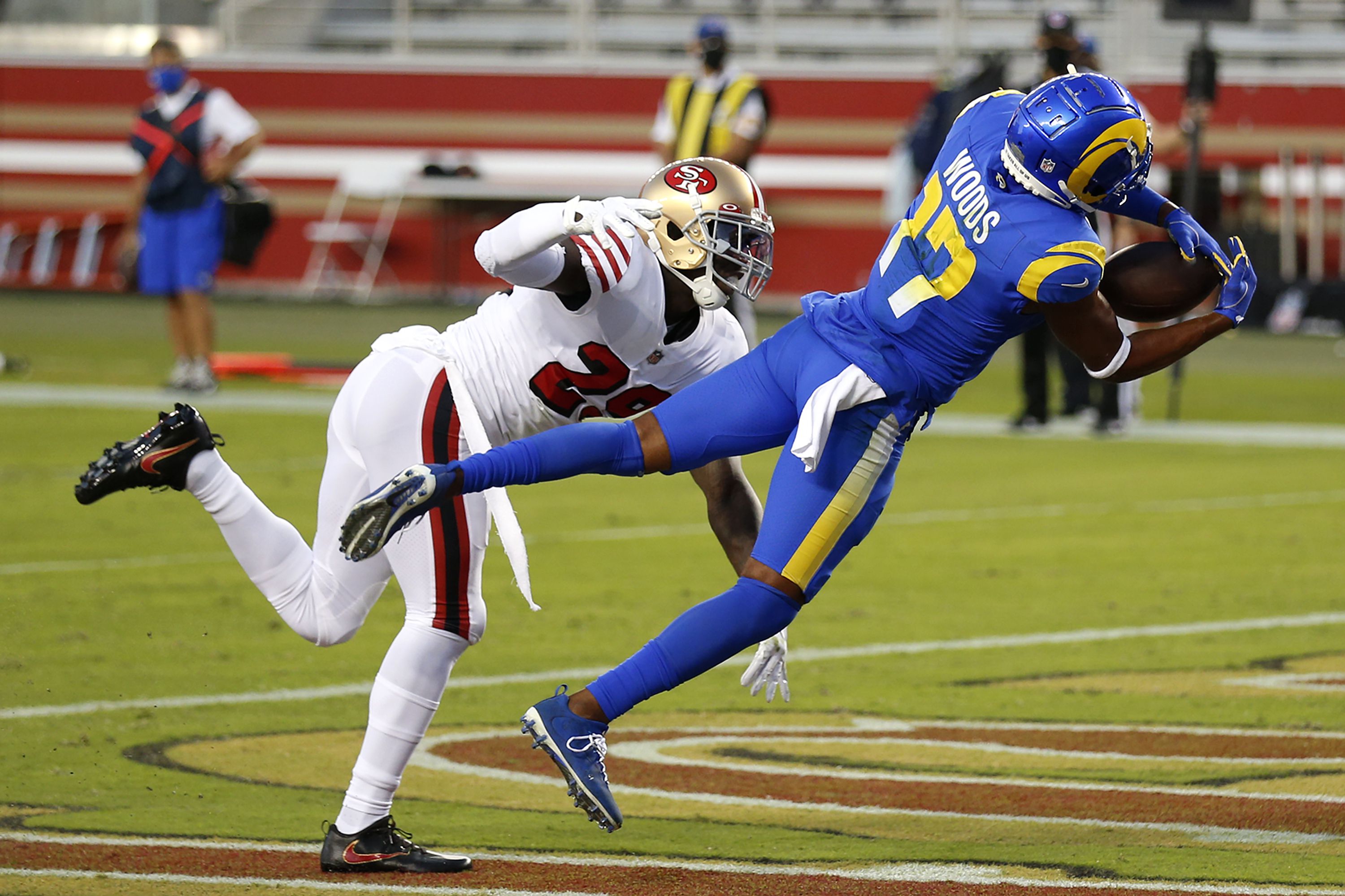 Jimmy Garoppolo throws 3 TD passes, 49ers beat Rams 24-16