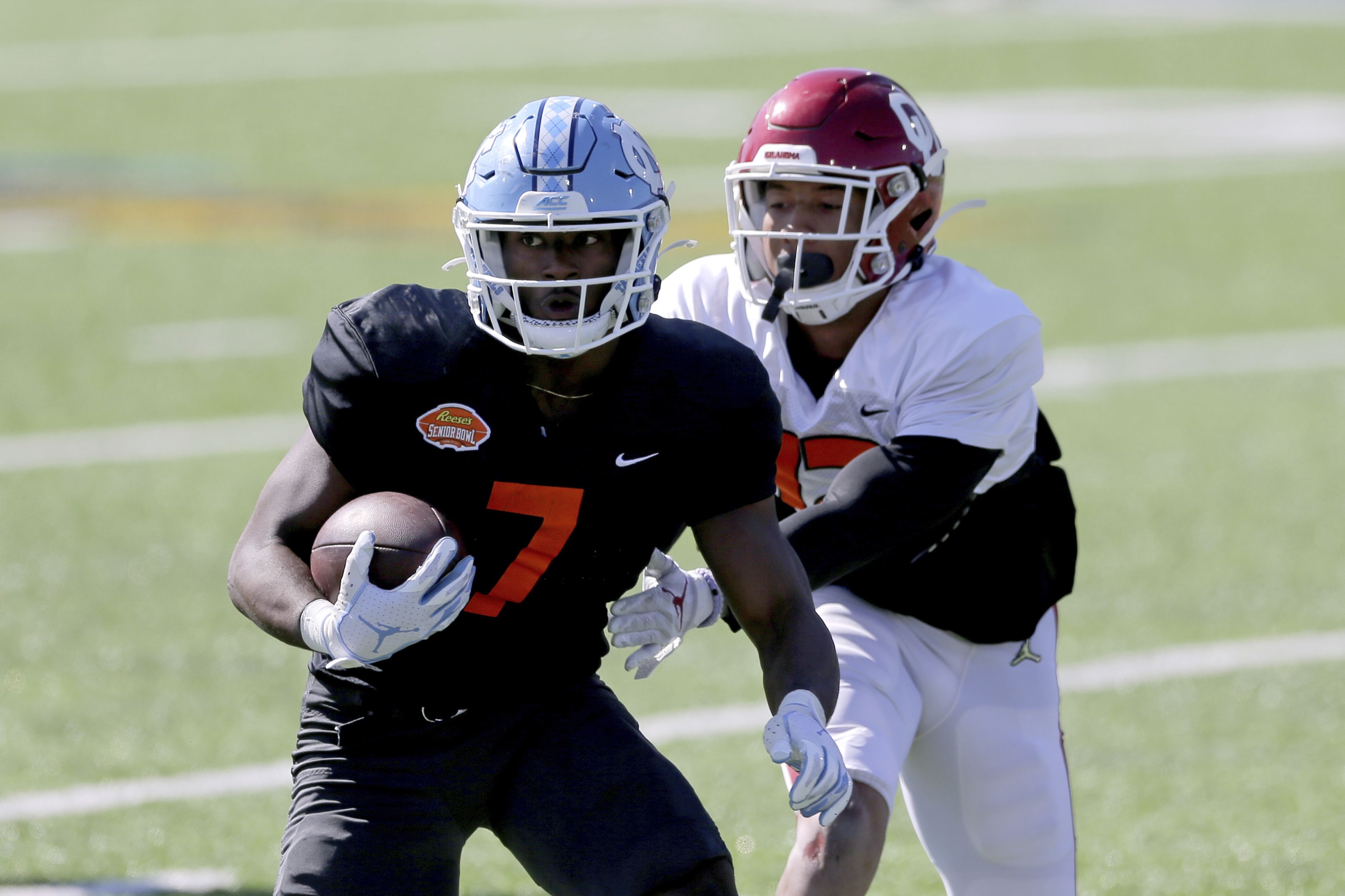 Former Eagles coach Duce Staley's future on display at Senior Bowl