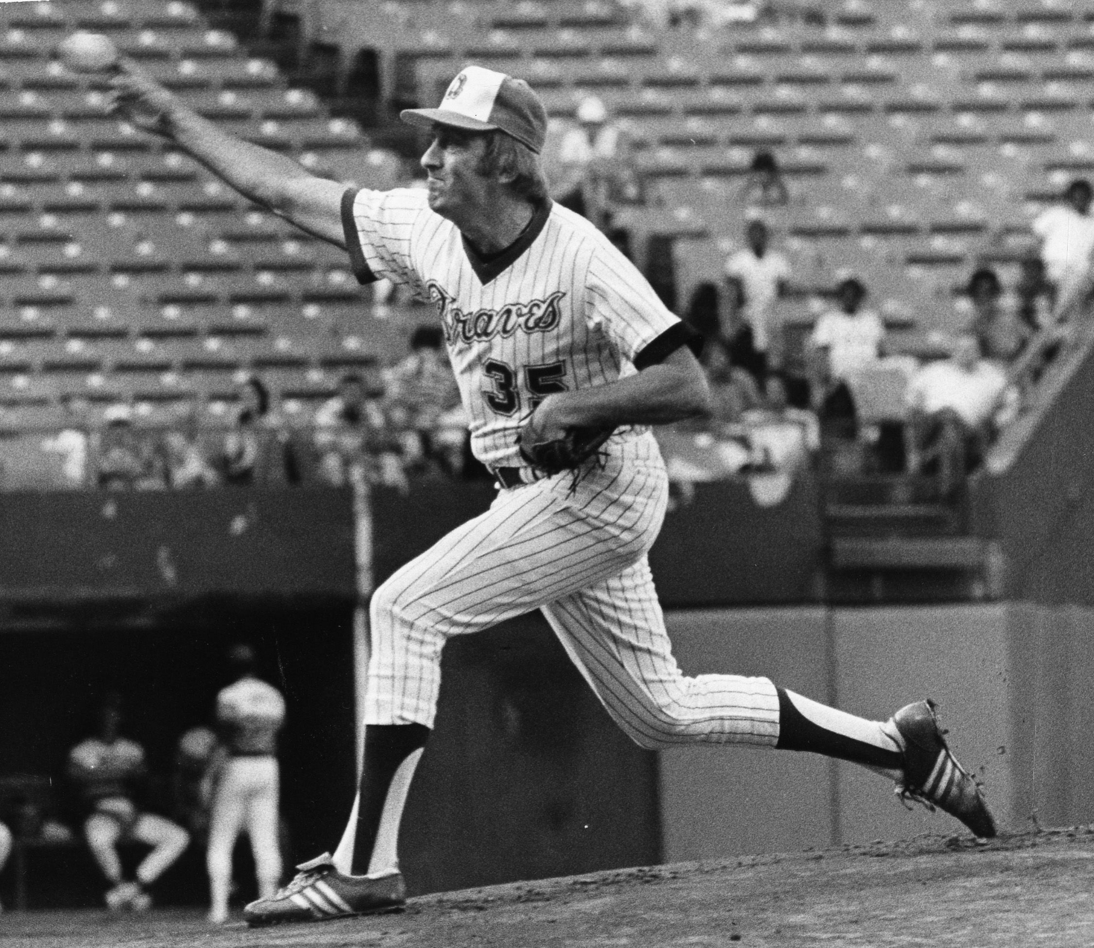 This Day in Braves History: Phil Niekro returns to Atlanta for one final  start - Battery Power