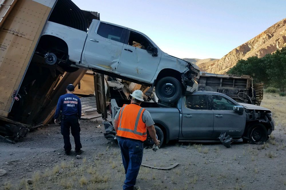 Descarrila-un-tren-cargado-de-Jeep-Galdiator-2.jpg