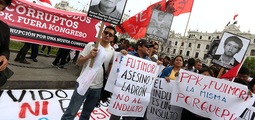 Protestantes contra Fujimori