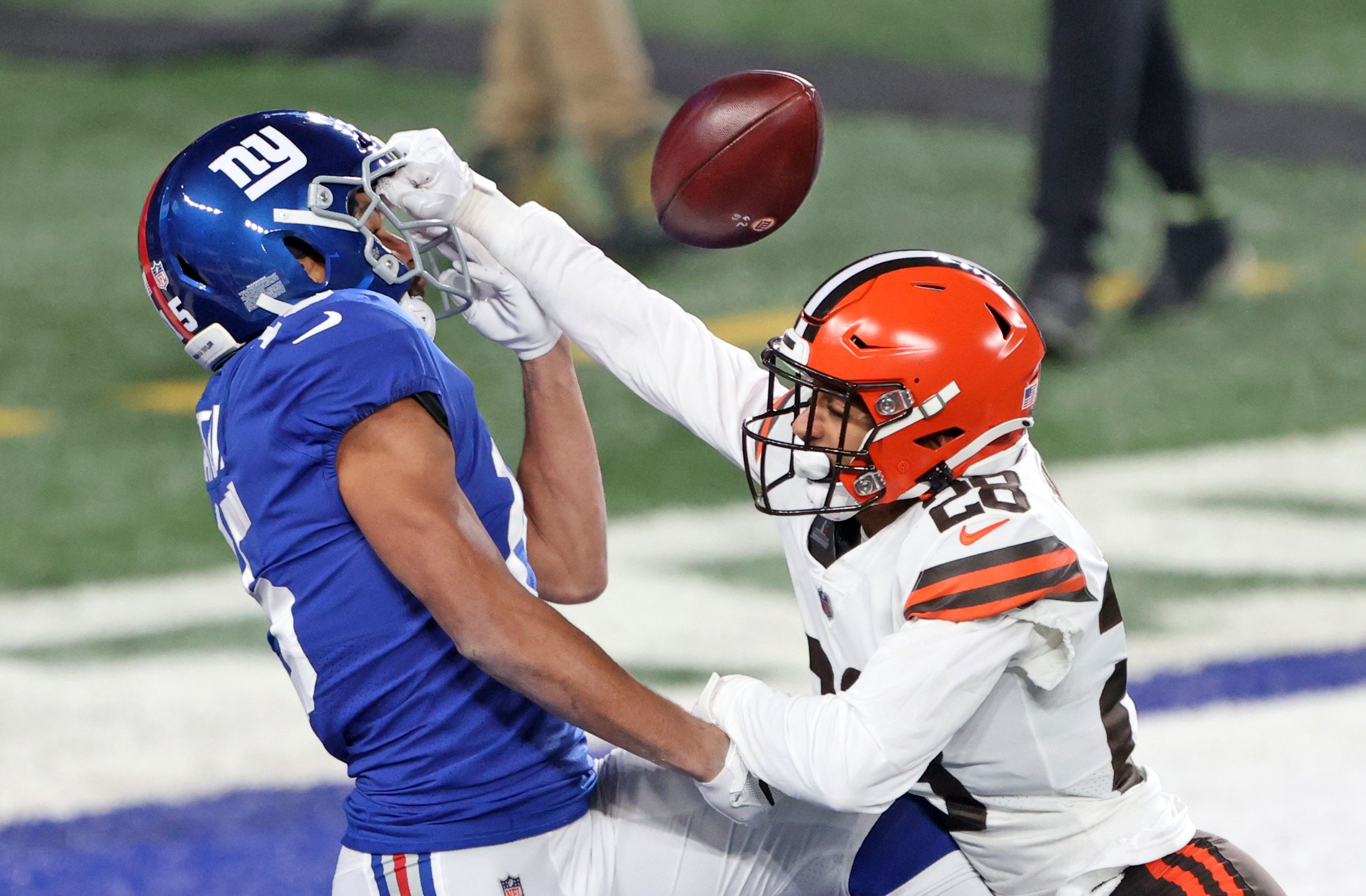 Browns place TE Harrison Bryant, S Andrew Sendejo on Reserve/COVID-19 list