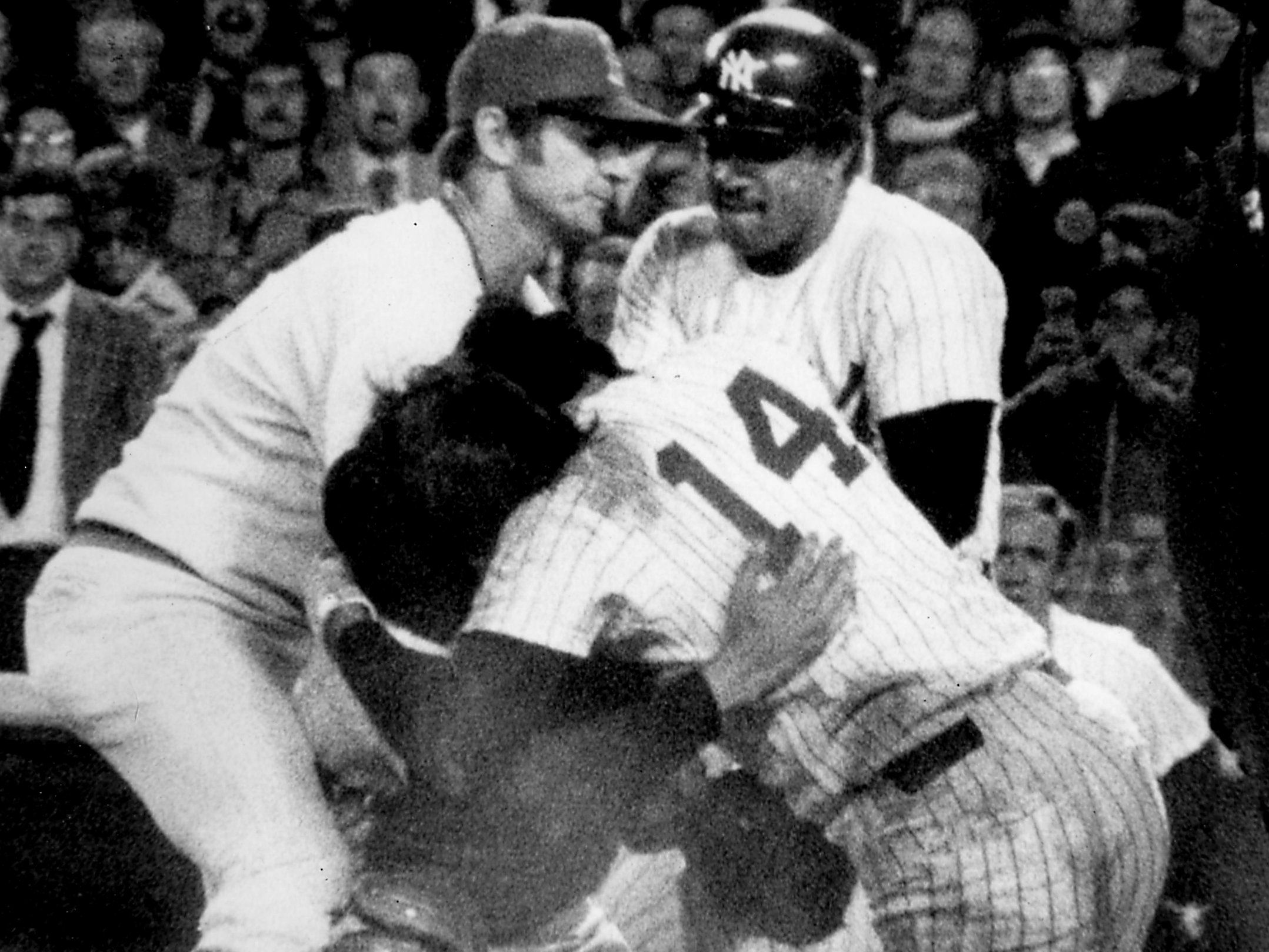 Boston Red Sox catcher Carlton Fisk tags out New York Yankees player Lou  Piniella at Yankee Stadium. 1976
