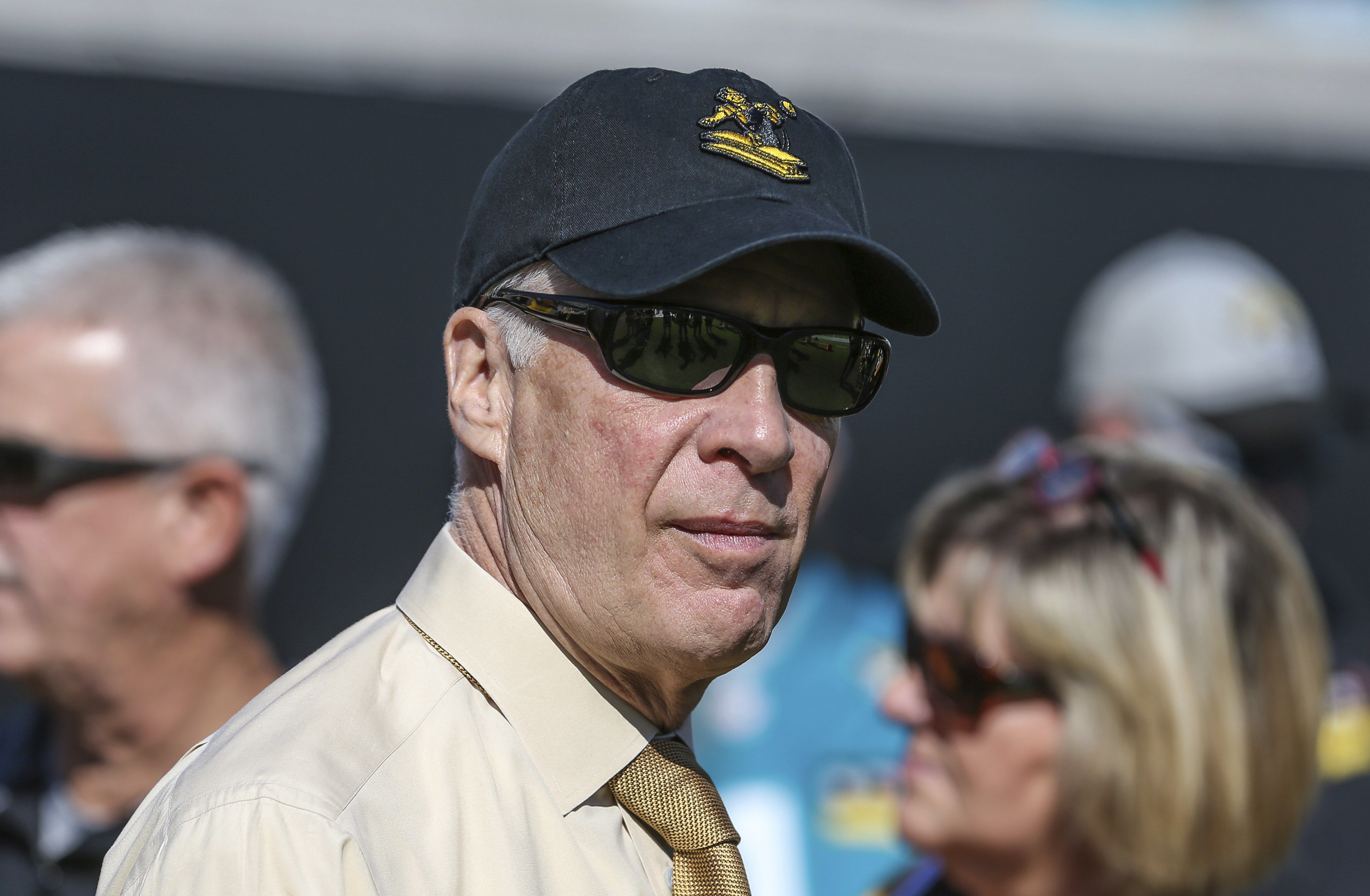 Steelers tickets go on sale Friday; team president Art Rooney II