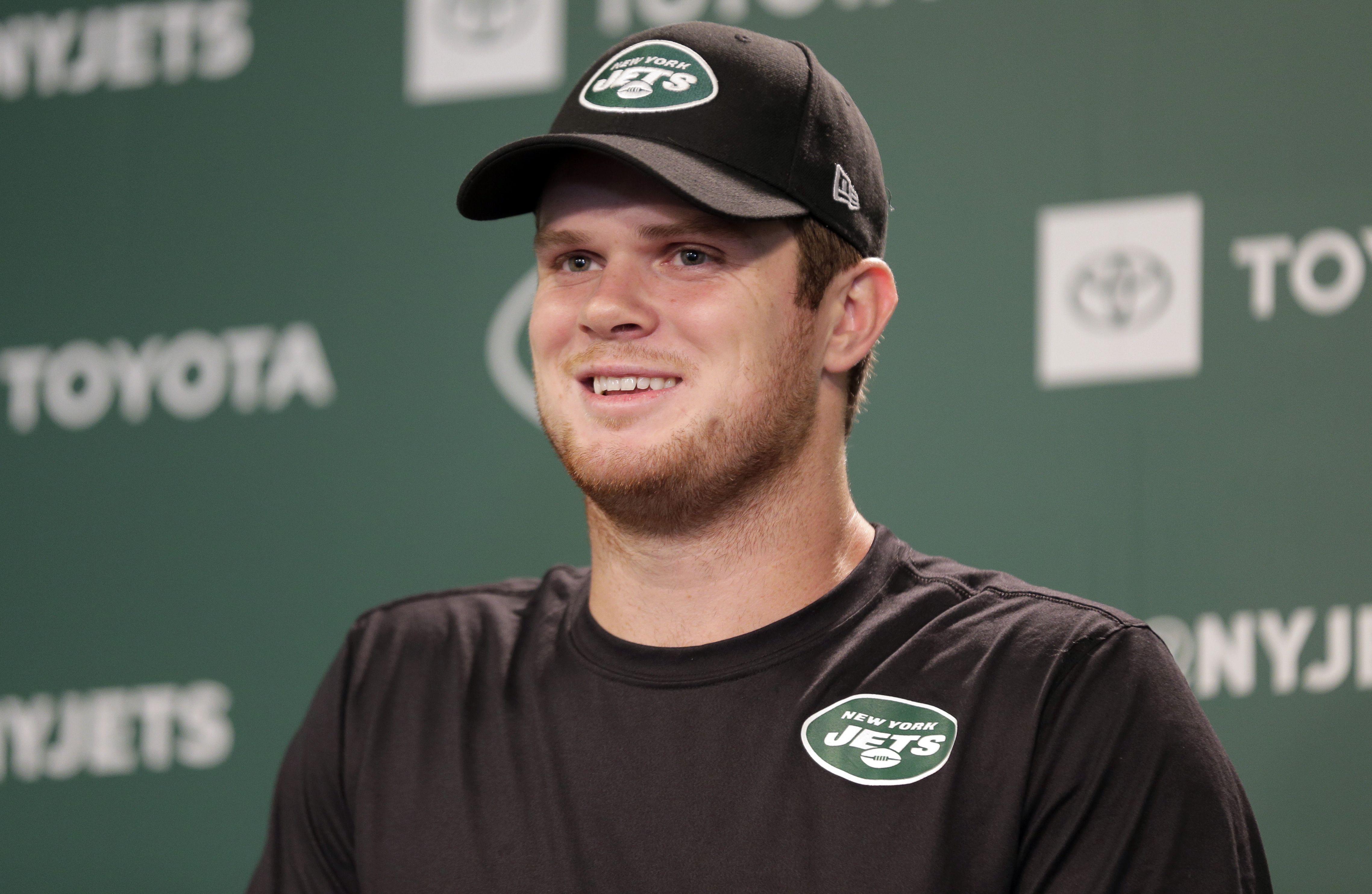 New York Jets QB Sam Darnold is demonstrating offseason leadership