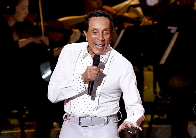 Review: Ooh baby, did Smokey Robinson seduce the Minnesota crowd at Grand  Casino Hinckley