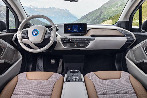 i3-interior-600x400.jpg